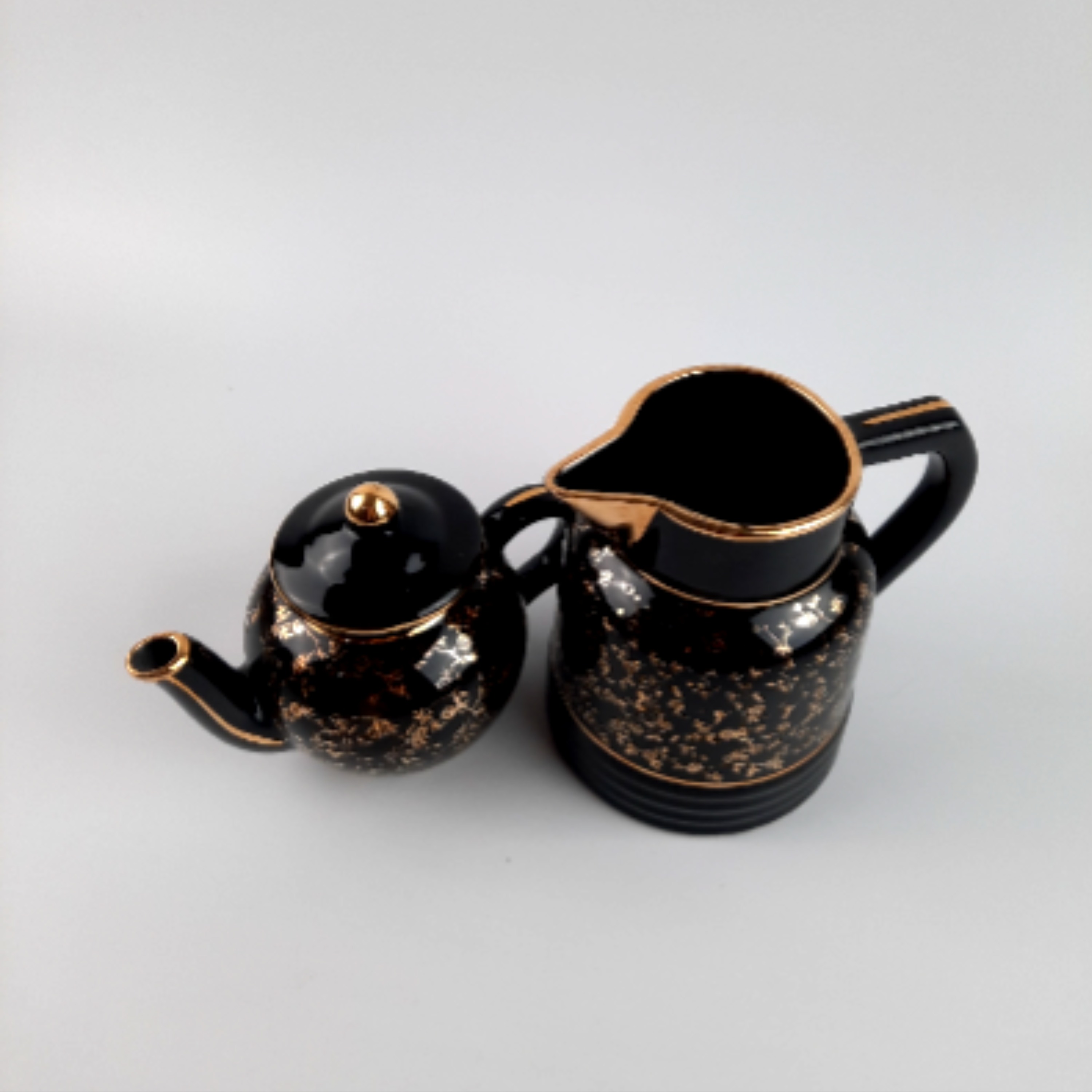 Voir photo 2 de Magnifique ensemble porcelaine théière cafetière Magnifique ensemble porcelaine théière cafetière Bon état reconditionné photo 2