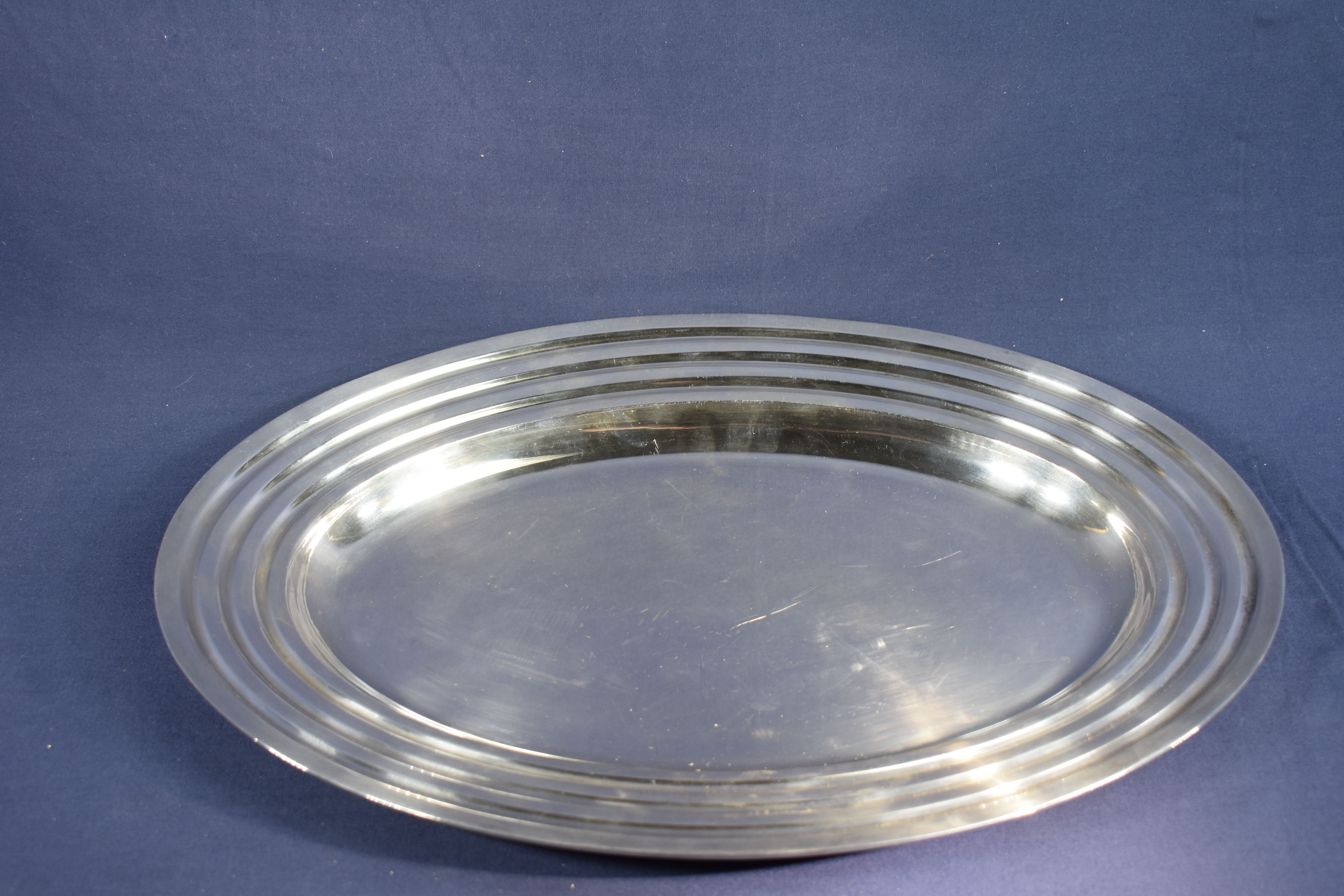 Voir photo 2 de Magnifique plat "ART DECO " ovale ( 40.5 X 28 cm ) en métal argenté Christophe. Magnifique plat "ART DECO " ovale ( 40.5 X 28 cm ) en métal argenté Christophe. Bon état reconditionné photo 2