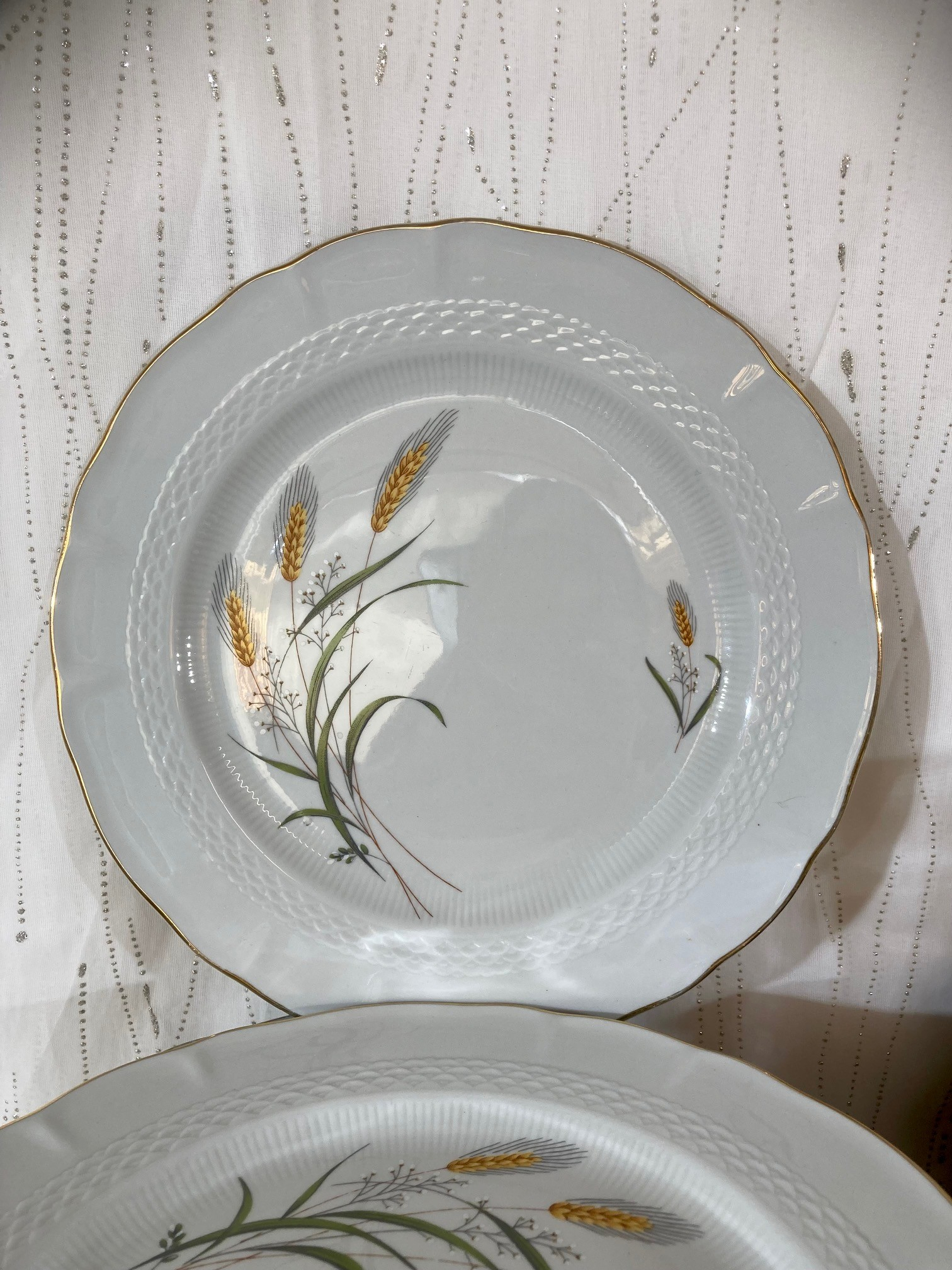 Voir photo 2 de Magnifique service en porcelaine Royal 27 pièces Magnifique service en porcelaine Royal 27 pièces reconditionné photo 2