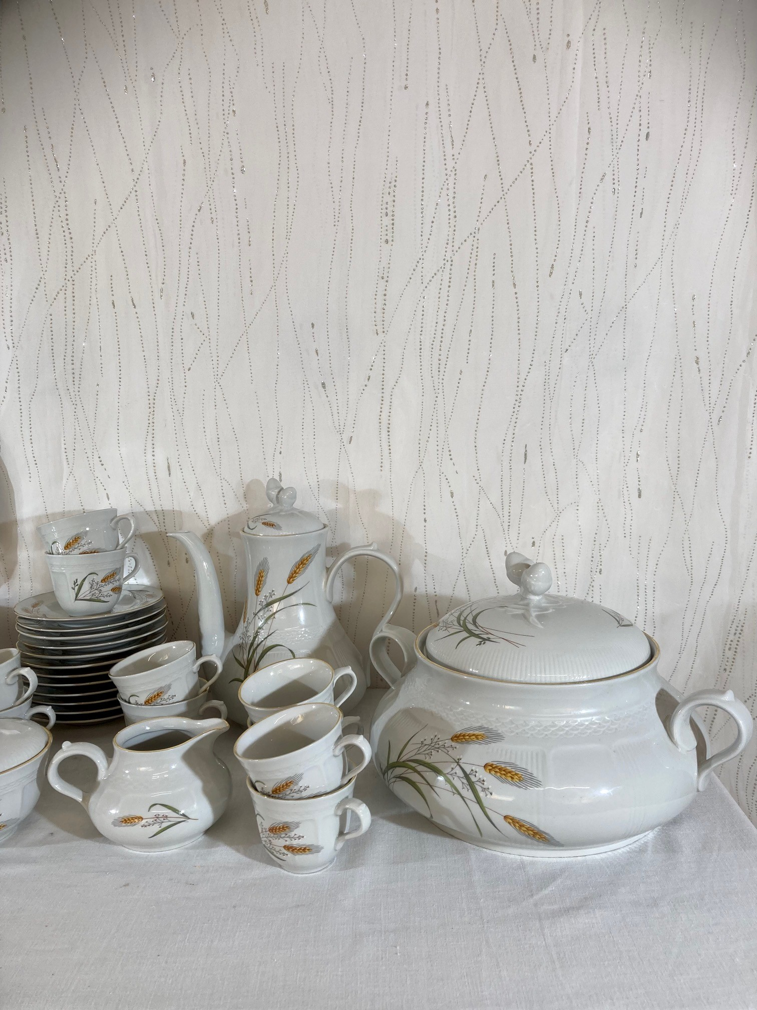 Voir photo 4 de Magnifique service en porcelaine Royal 27 pièces Magnifique service en porcelaine Royal 27 pièces reconditionné photo 4