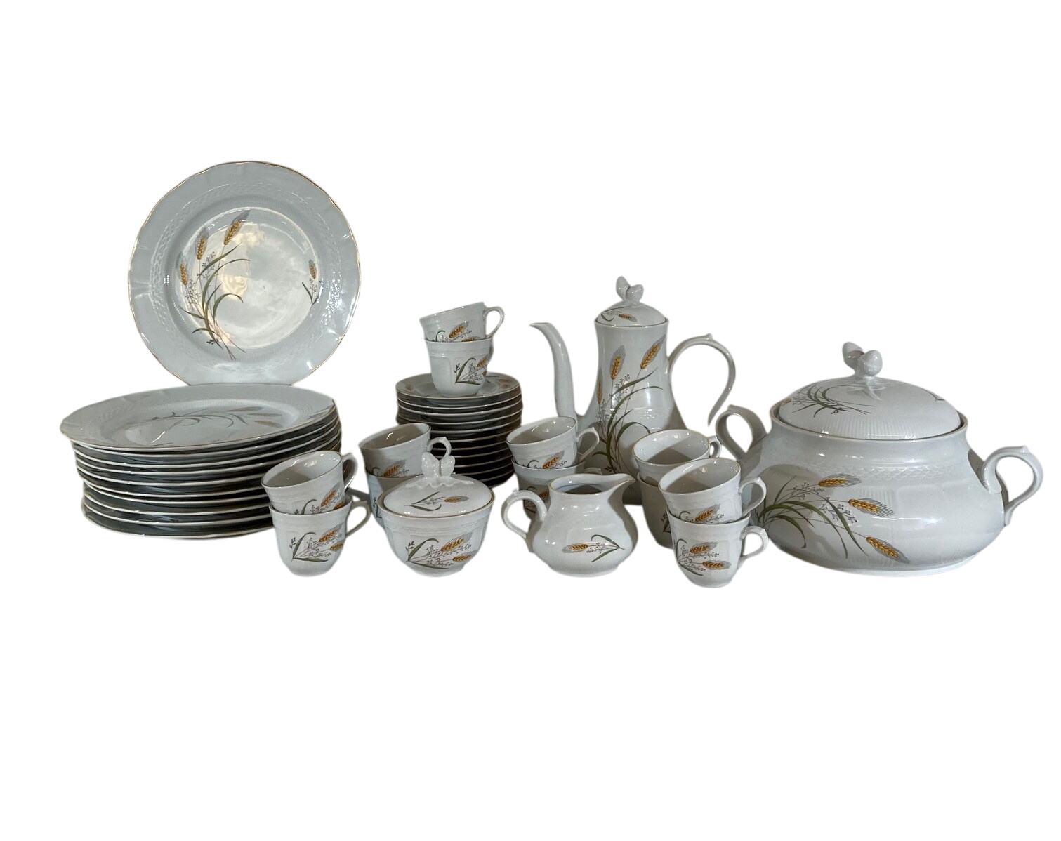 Magnifique service en porcelaine Royal 27 pièces - 120,00 € Magnifique service en porcelaine Royal 27 pièces reconditionné disponible sur Label Emmaüs