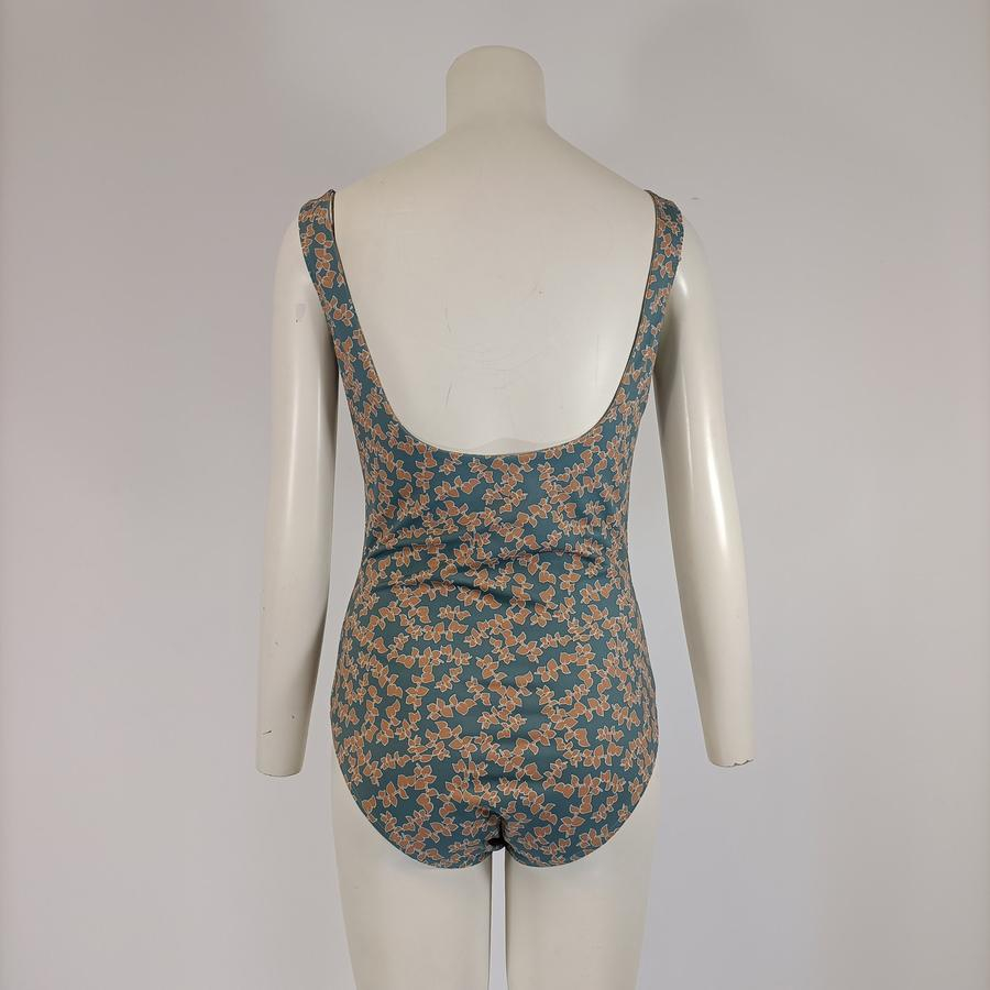 Voir photo 2 de Maillot de bain 1 pièce fleuri bleu femme taille M décolleté V dos échancré Maillot de bain 1 pièce fleuri bleu femme taille M décolleté V dos échancré Parfait état reconditionné photo 2