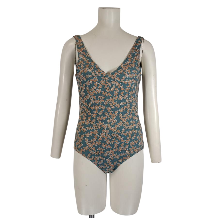 Acheter Maillot de bain 1 pièce fleuri bleu femme taille M décolleté V dos échancré Parfait état - 14,00 € Maillot de bain 1 pièce fleuri bleu femme taille M décolleté V dos échancré Parfait état reconditionné disponible sur Label Emmaüs