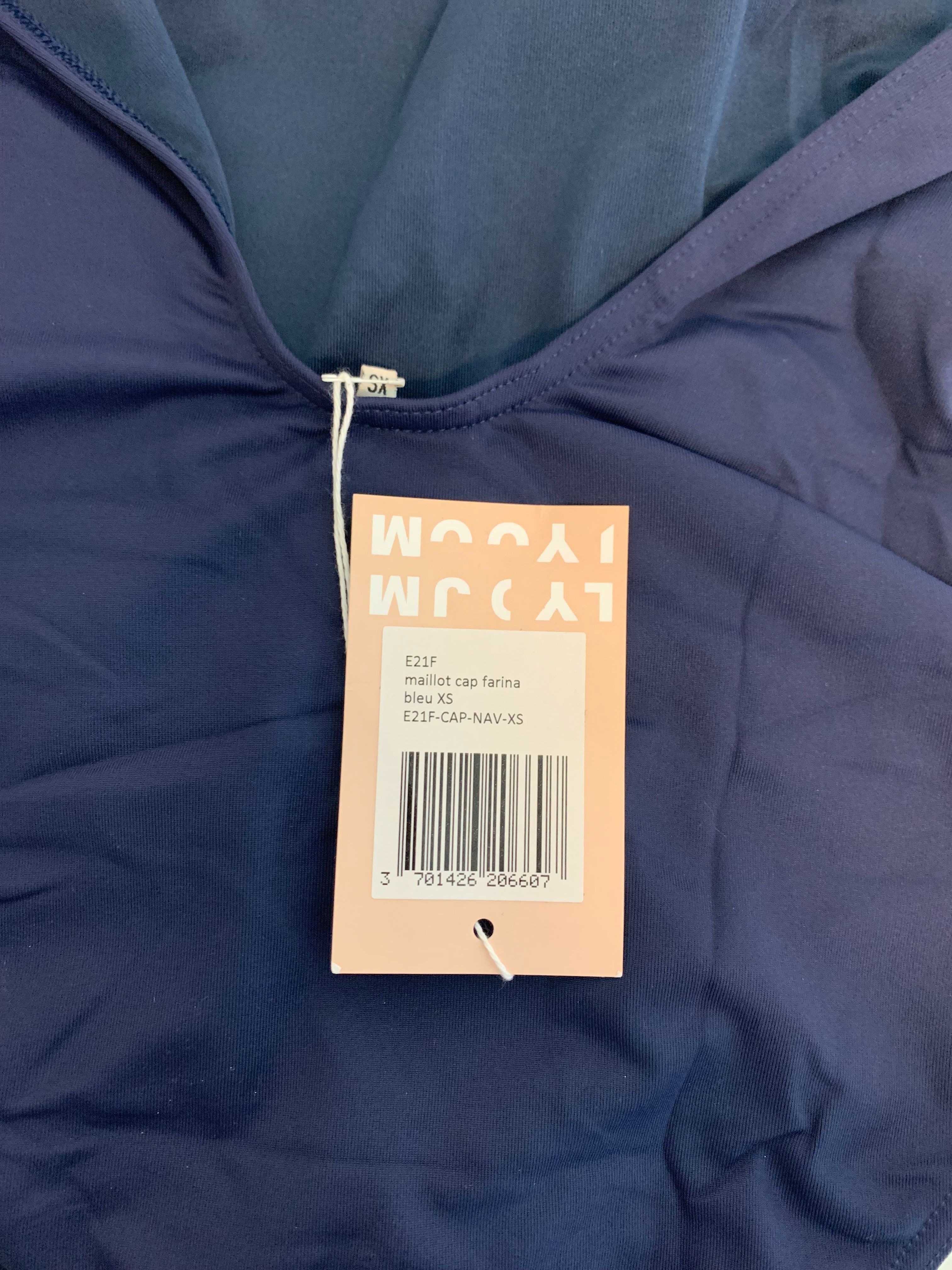 Voir photo 3 de MAILLOT DE BAIN 1 PIÈCE XS – GRAND DÉCOLLETÉ AU DOS BLEU MARINE LYOUM MAILLOT DE BAIN 1 PIÈCE XS – GRAND DÉCOLLETÉ AU DOS BLEU MARINE LYOUM Parfait état reconditionné photo 3
