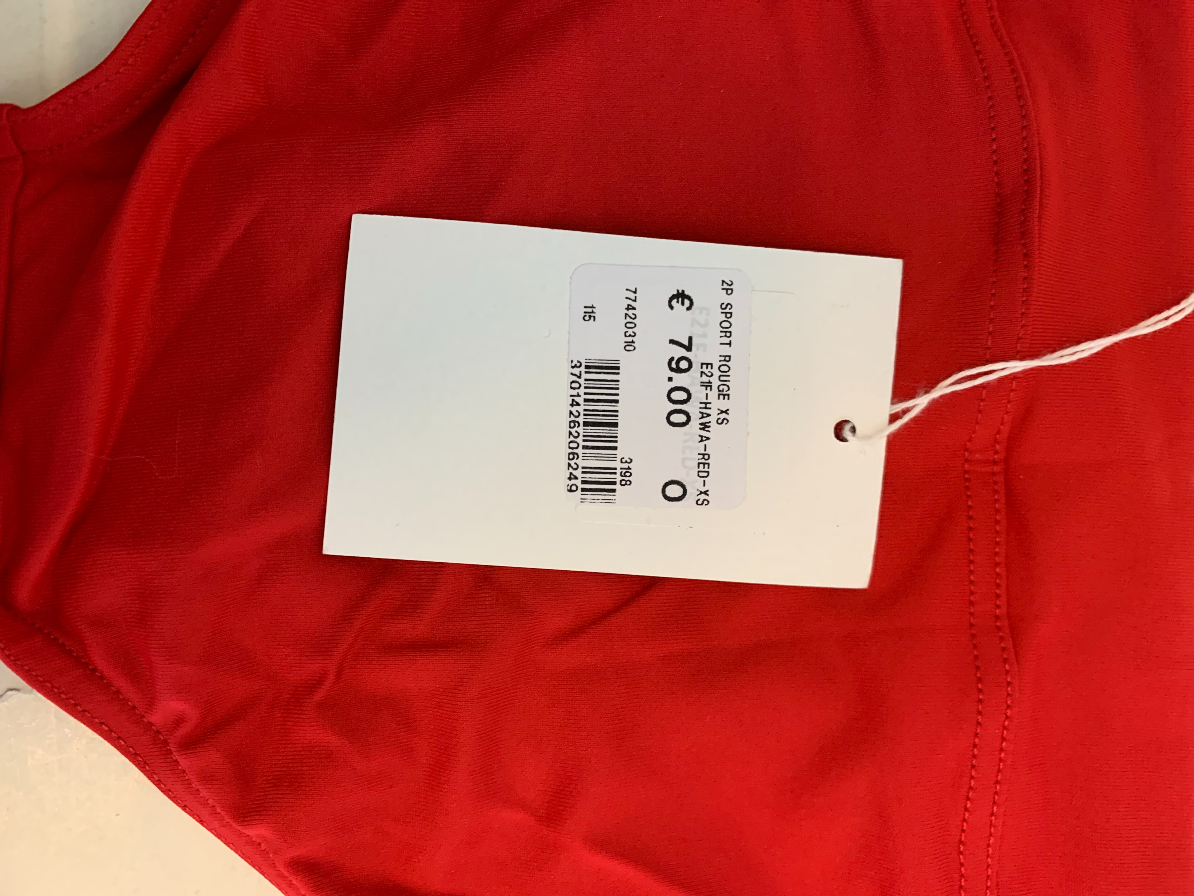 Voir photo 3 de MAILLOT DE BAIN 2 PIÈCE XS ROUGE LYOUM MAILLOT DE BAIN 2 PIÈCE XS ROUGE LYOUM Parfait état reconditionné photo 3
