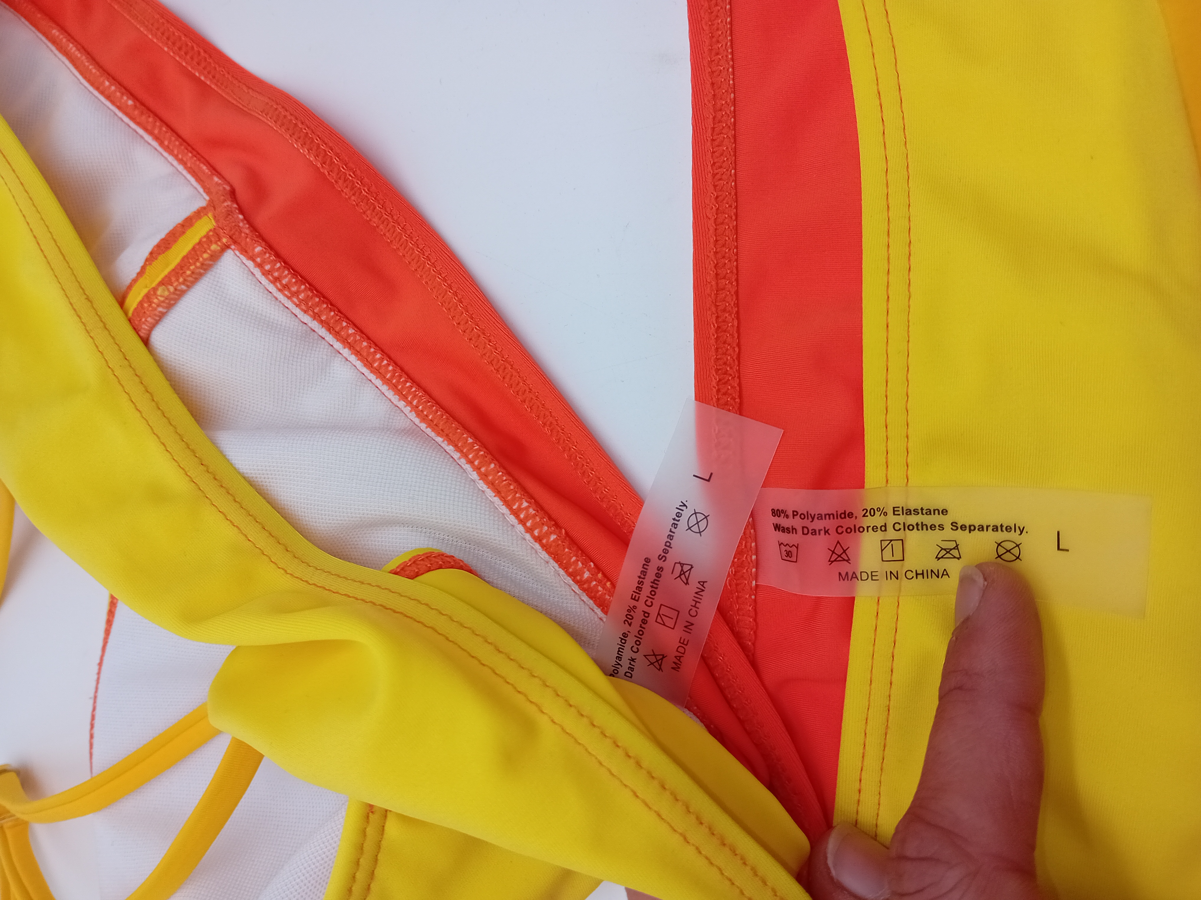 Voir photo 7 de Maillot De Bain 2 Pièces Color-block Jaune Et Orange L (T5130) Maillot De Bain 2 Pièces Color-block Jaune Et Orange L (T5130) Très bon état reconditionné photo 7