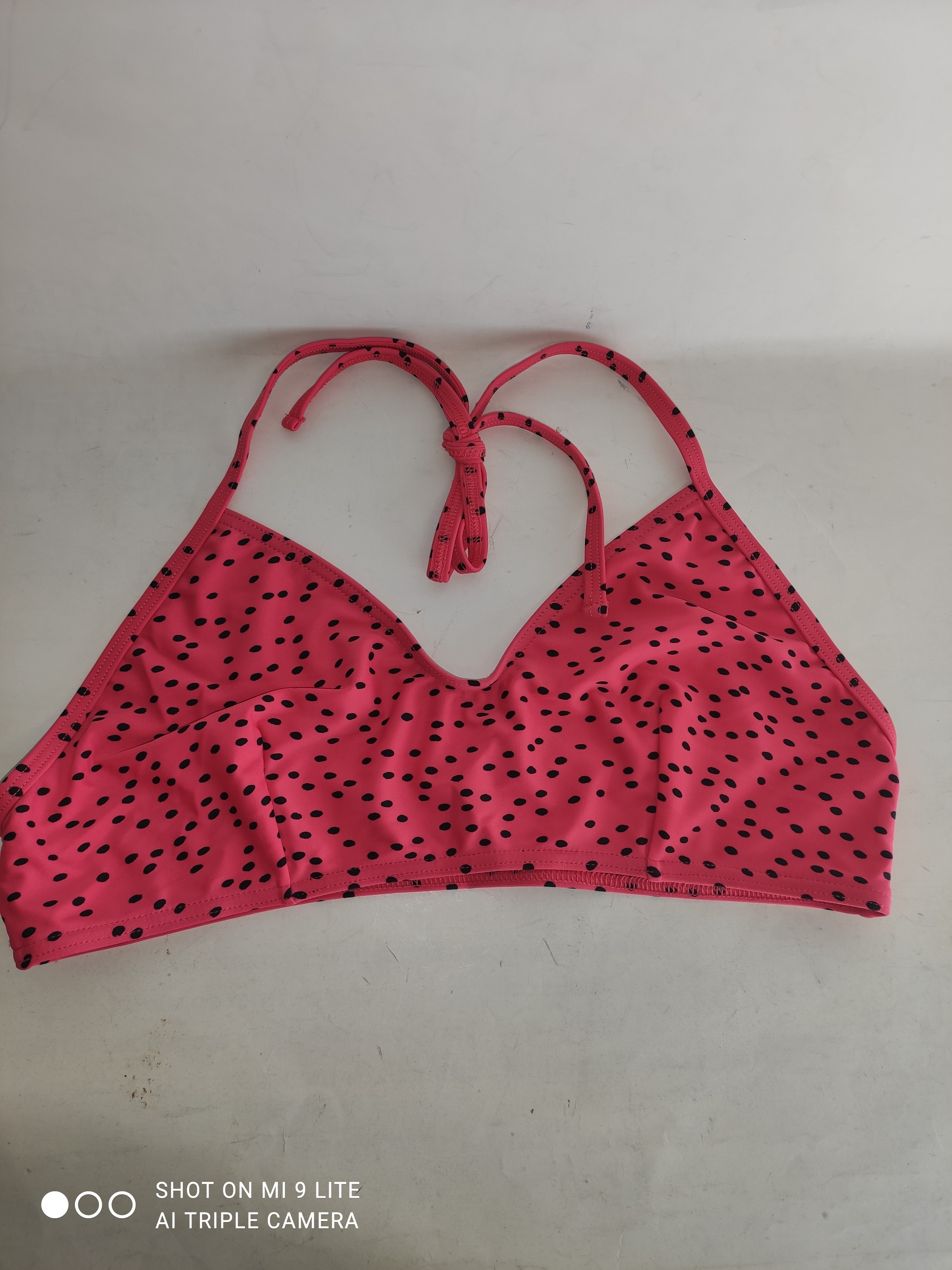 Voir photo 2 de MAILLOT DE BAIN 2 PIÈCES M LYOUM MOTIF POIS ROSE & NOIR MAILLOT DE BAIN 2 PIÈCES M LYOUM MOTIF POIS ROSE & NOIR Parfait état reconditionné photo 2