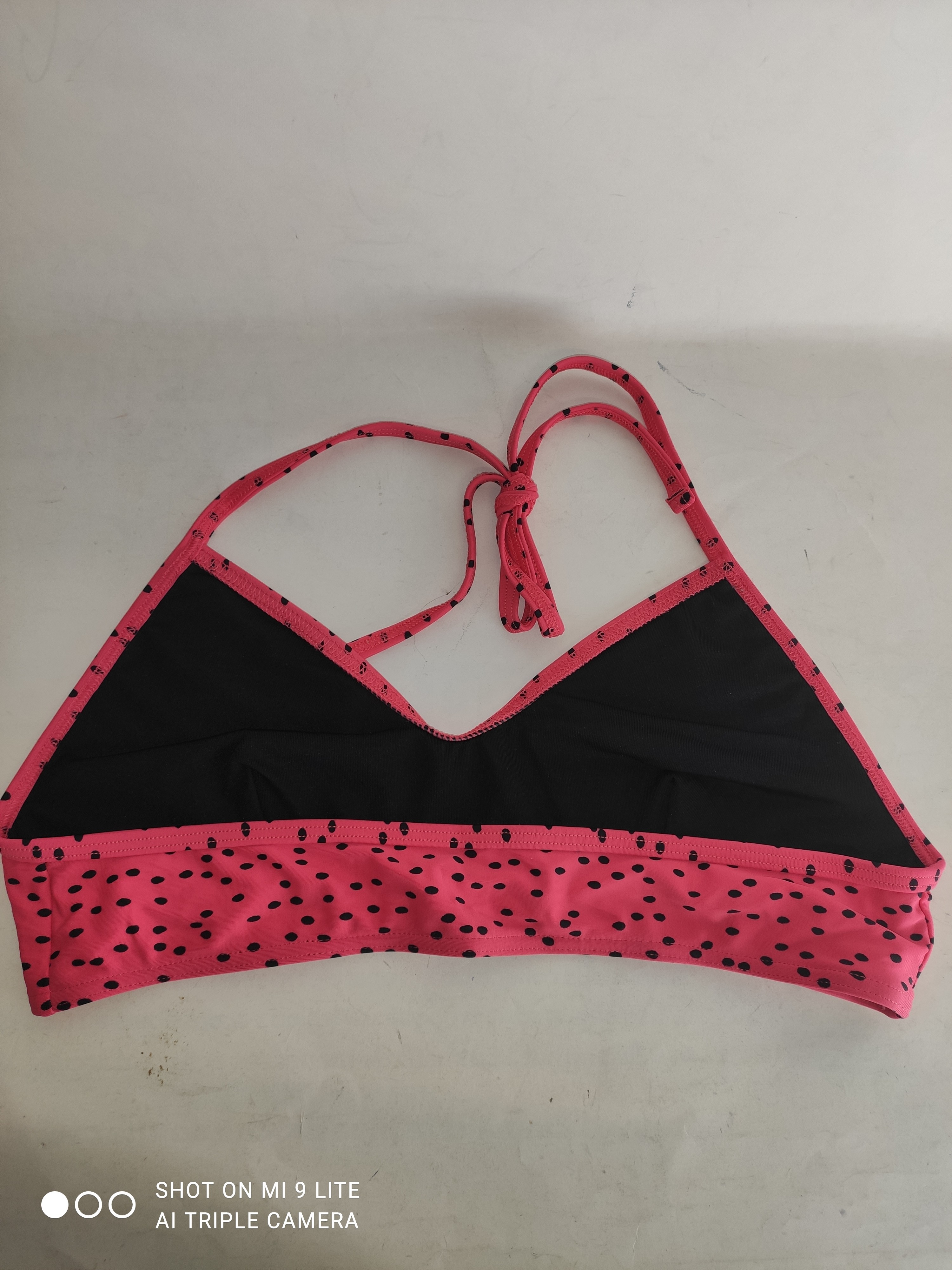 Voir photo 4 de MAILLOT DE BAIN 2 PIÈCES M LYOUM MOTIF POIS ROSE & NOIR MAILLOT DE BAIN 2 PIÈCES M LYOUM MOTIF POIS ROSE & NOIR Parfait état reconditionné photo 4