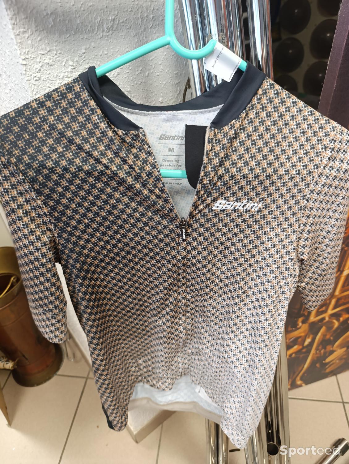maillot de cyclisme manches courtes santini taille M Très bon état reconditionné disponible sur Sporteed