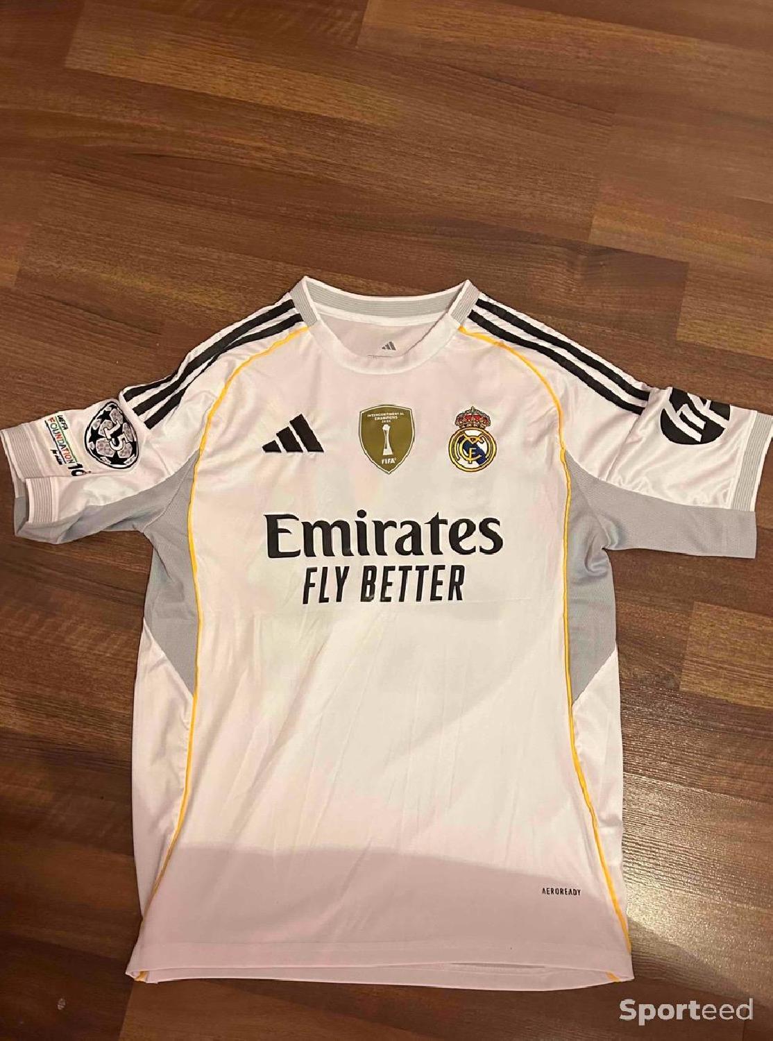 Maillot Domicile Real Madrid Adidas 2025/26 – Édition Champions Intercontinentaux FIFA Neuf Adidas reconditionné disponible sur Sporteed | Dero