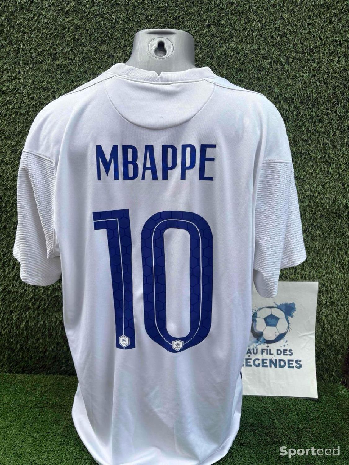 Maillot Mbappe équipe de France Très bon état Nike reconditionné disponible sur Sporteed | Dero