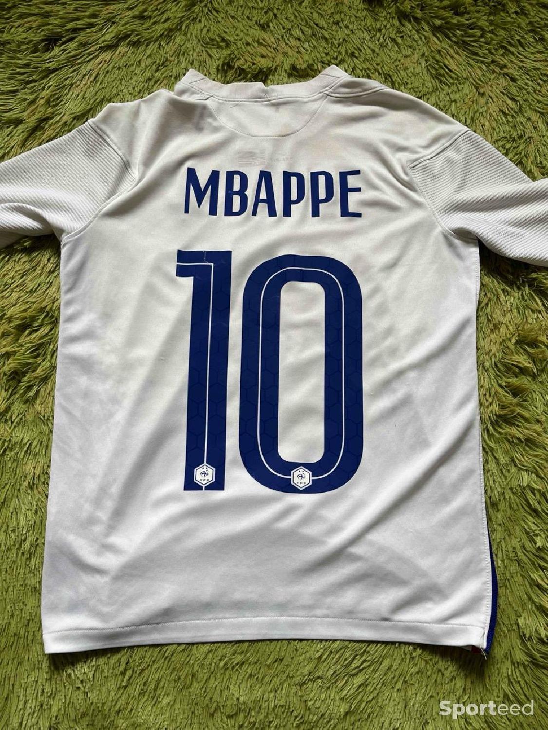 Maillot Mbappe équipe de France Très bon état Nike reconditionné disponible sur Sporteed | Dero