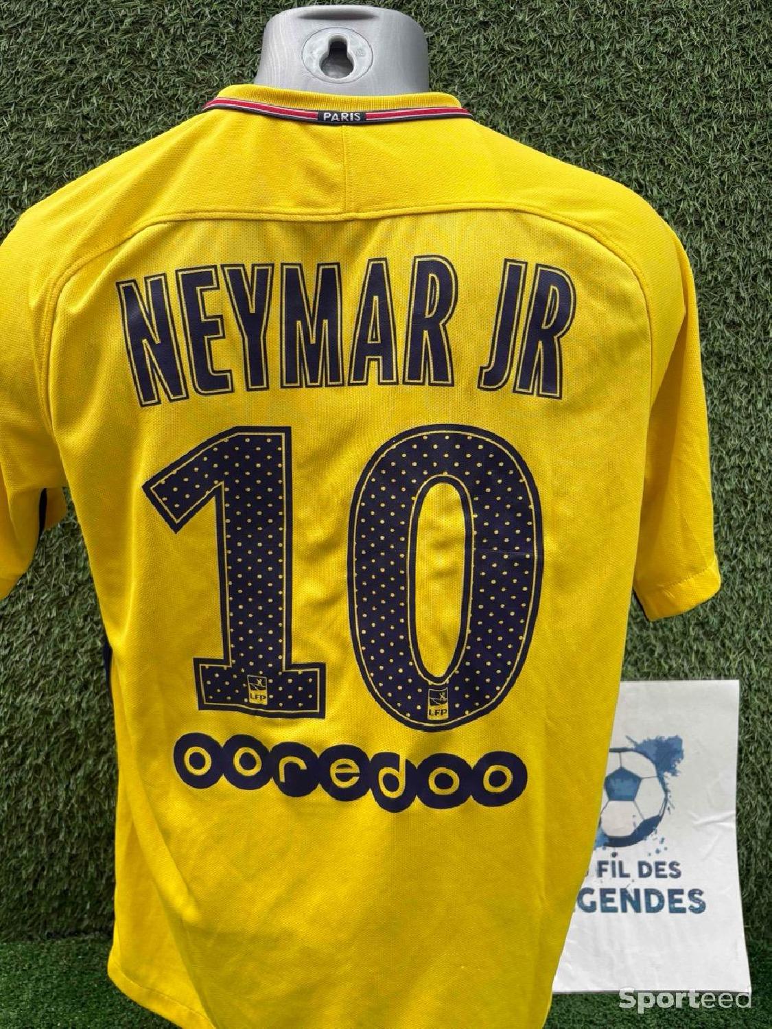 Maillot Neymar jr PSG Très bon état Nike reconditionné disponible sur Sporteed | Dero