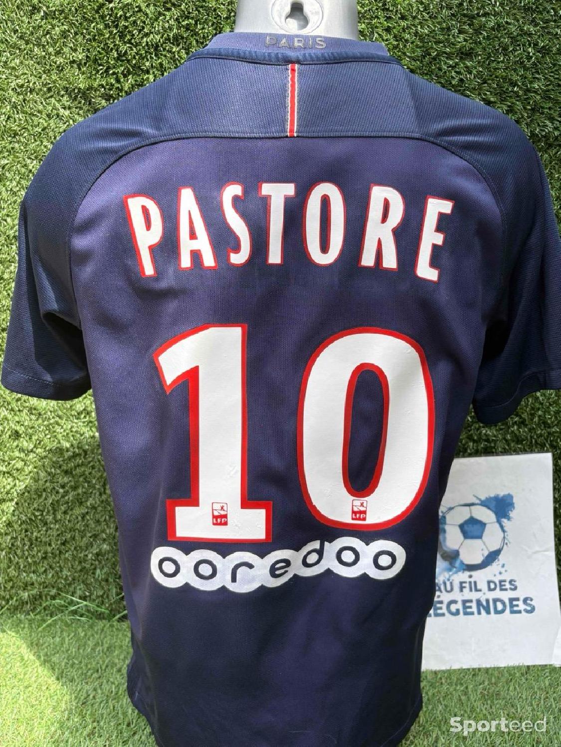 Maillot Pastore PSG Très bon état Nike reconditionné disponible sur Sporteed