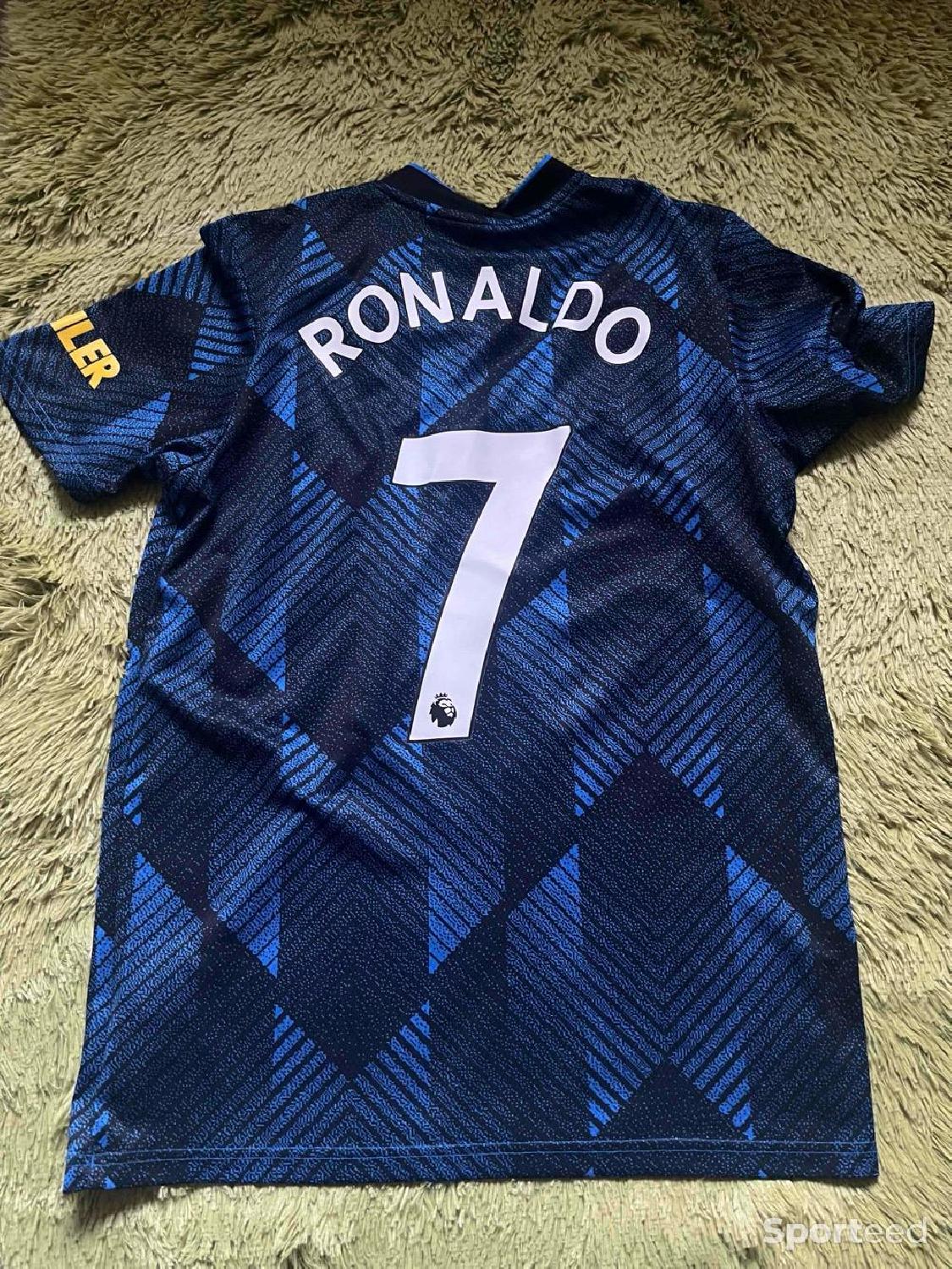 Maillot Ronaldo Manchester United Très bon état reconditionné disponible sur Sporteed