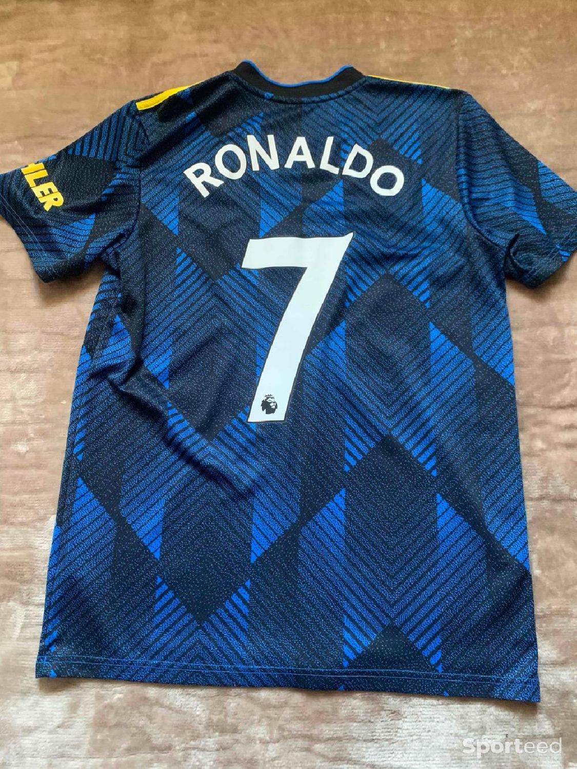 Maillot Ronaldo Manchester United Très bon état reconditionné disponible sur Sporteed