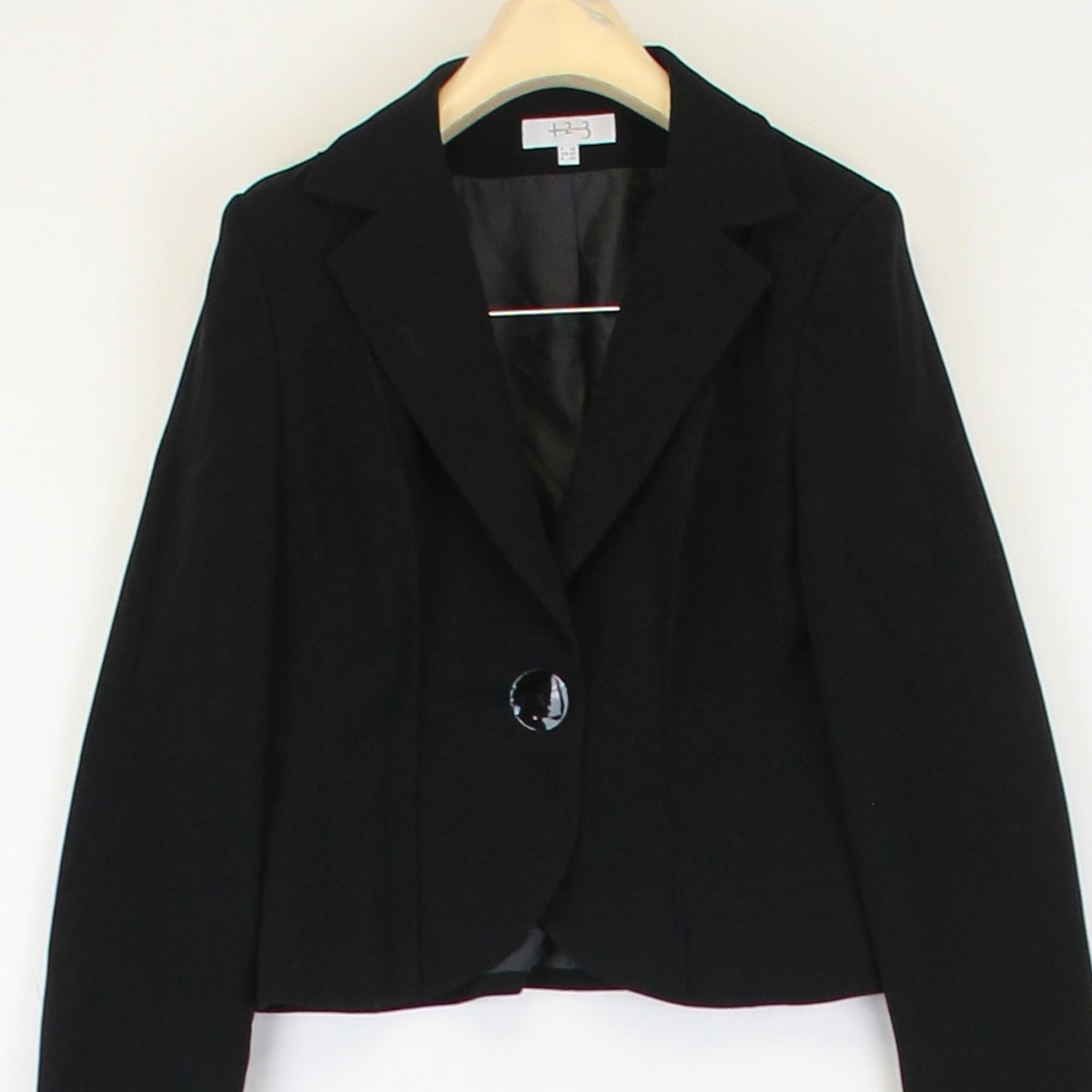 Voir photo 2 de Maison 123 - veste en synthétique - taille 42 Maison 123 - veste en synthétique - taille 42 Très bon état reconditionné photo 2