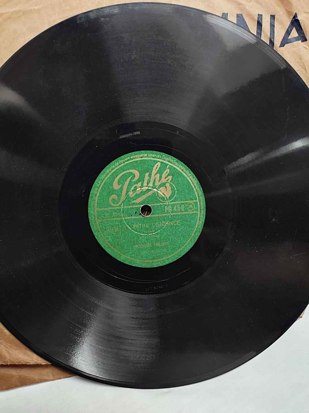 Voir photo 25 de Malette avec lot de 22 vinyles 78 tours ancien, hymne, chant revolutionnaire, valses, musettes, scènes comique, fox trop, rumba, marche de film et chansons française. Malette avec lot de 22 vinyles 78 tours ancien, hymne, chant revolutionnaire, valses, musettes, scènes comique, fox trop, rumba, marche de film et chansons française. reconditionné photo 25