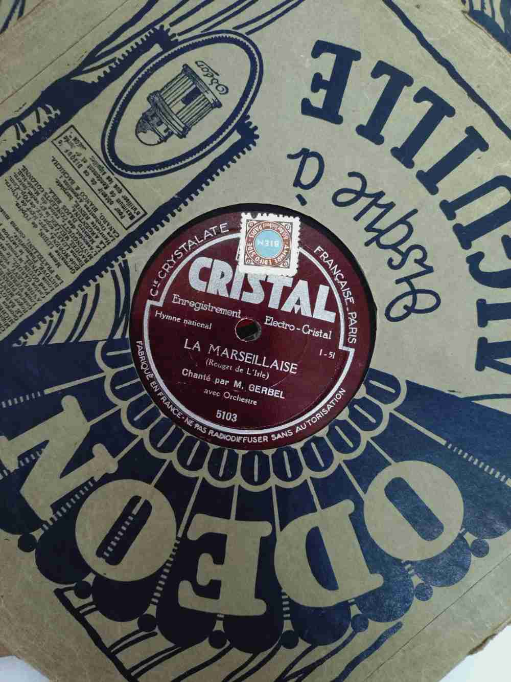 Voir photo 6 de Malette avec lot de 22 vinyles 78 tours ancien, hymne, chant revolutionnaire, valses, musettes, scènes comique, fox trop, rumba, marche de film et chansons française. Malette avec lot de 22 vinyles 78 tours ancien, hymne, chant revolutionnaire, valses, musettes, scènes comique, fox trop, rumba, marche de film et chansons française. reconditionné photo 6