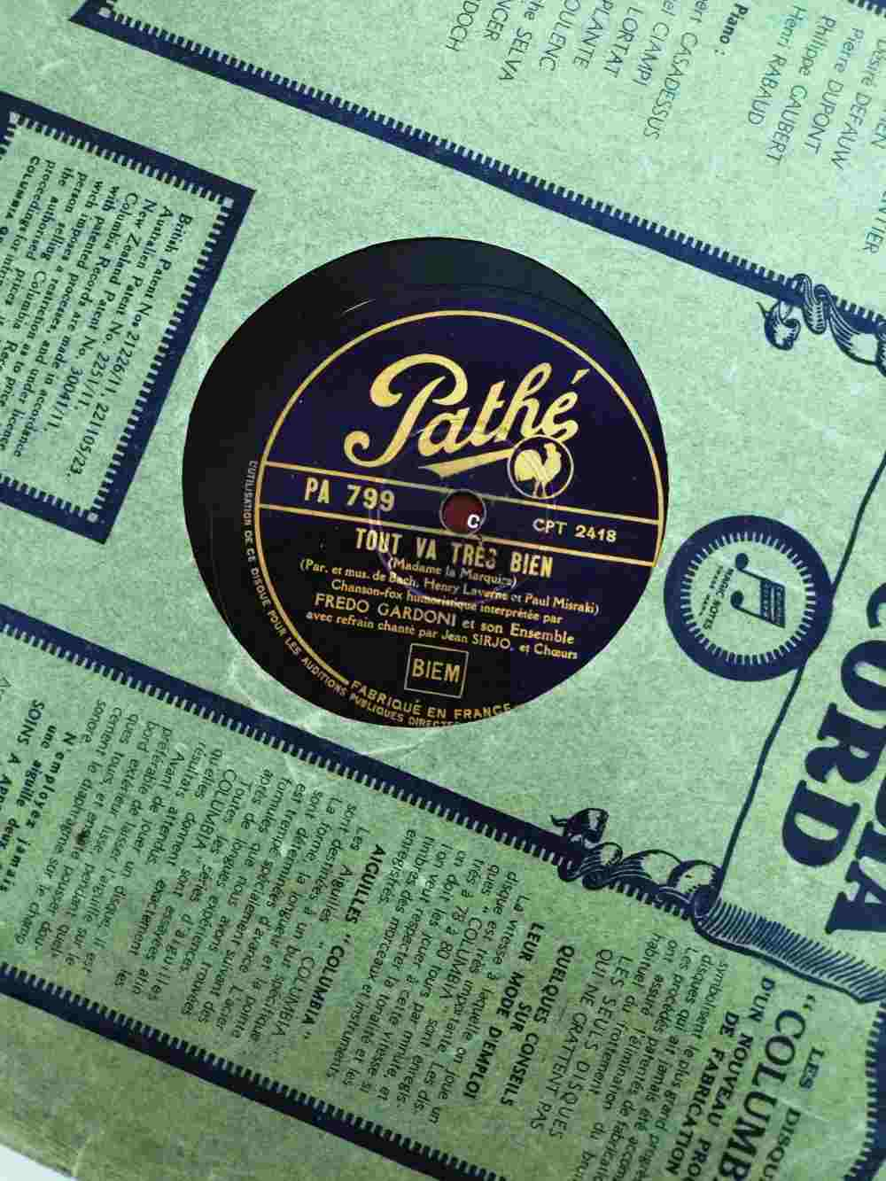 Voir photo 7 de Malette avec lot de 22 vinyles 78 tours ancien, hymne, chant revolutionnaire, valses, musettes, scènes comique, fox trop, rumba, marche de film et chansons française. Malette avec lot de 22 vinyles 78 tours ancien, hymne, chant revolutionnaire, valses, musettes, scènes comique, fox trop, rumba, marche de film et chansons française. reconditionné photo 7