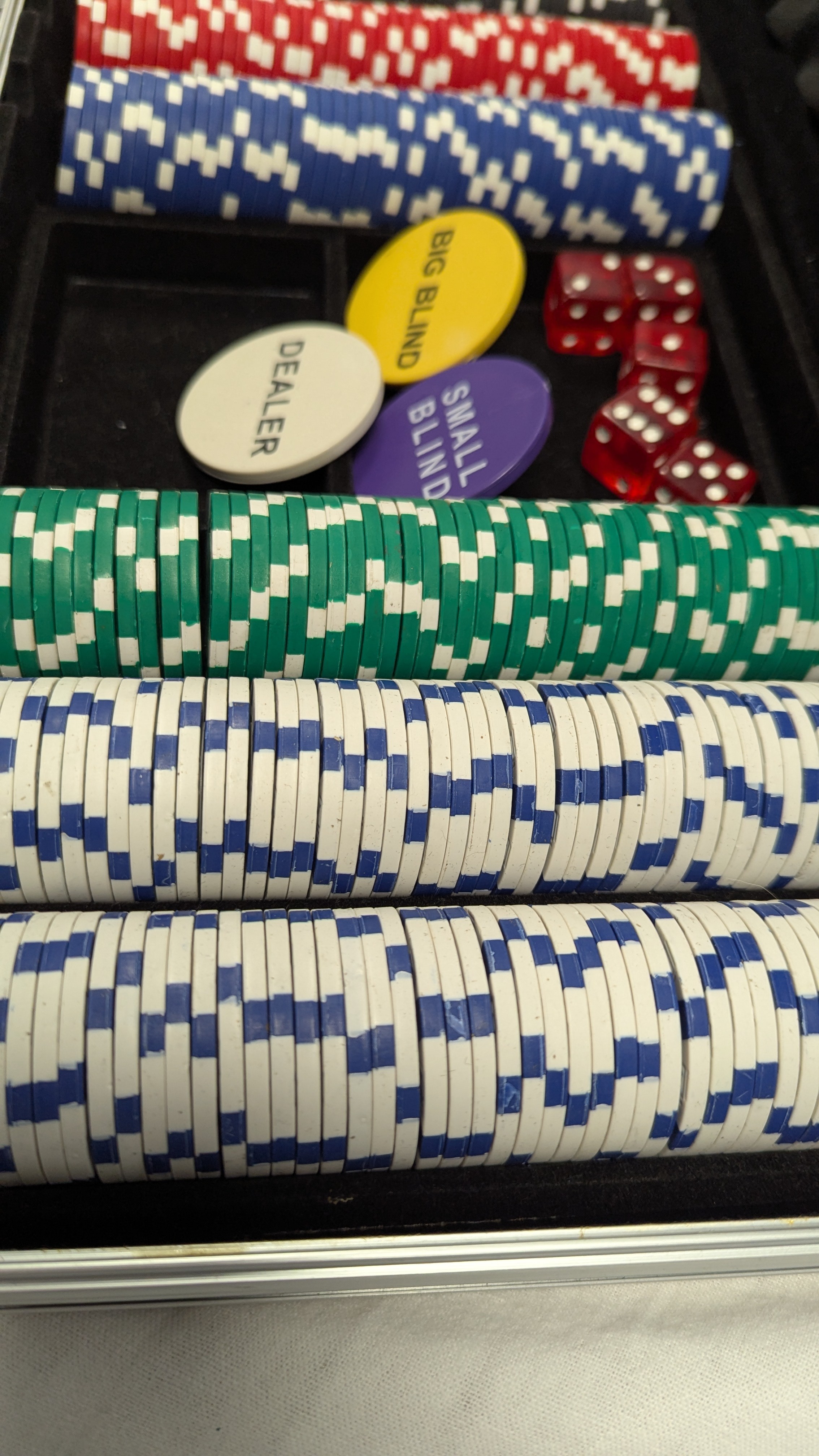 Voir photo 2 de Malette de poker Malette de poker Bon état reconditionné photo 2