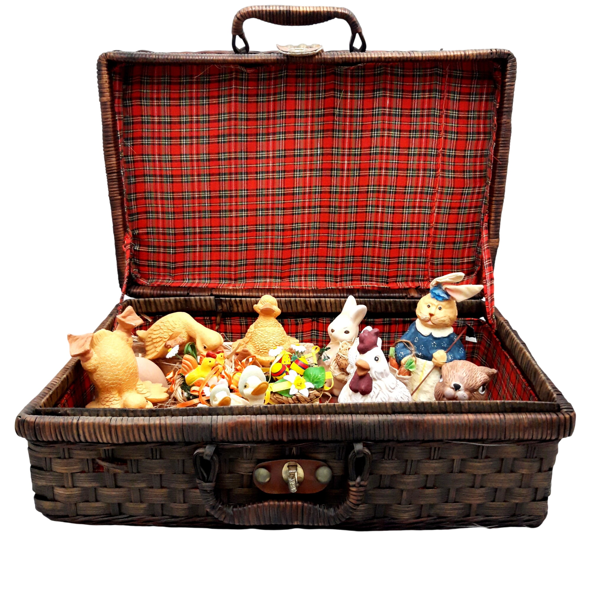Acheter Malette en Osier de ‘’Pâques’’ avec ses œufs et figurines en plâtre, artisanat traditionnel Bon état - 38,00 € Malette en Osier de ‘’Pâques’’ avec ses œufs et figurines en plâtre, artisanat traditionnel Bon état reconditionné disponible sur Label Emmaüs