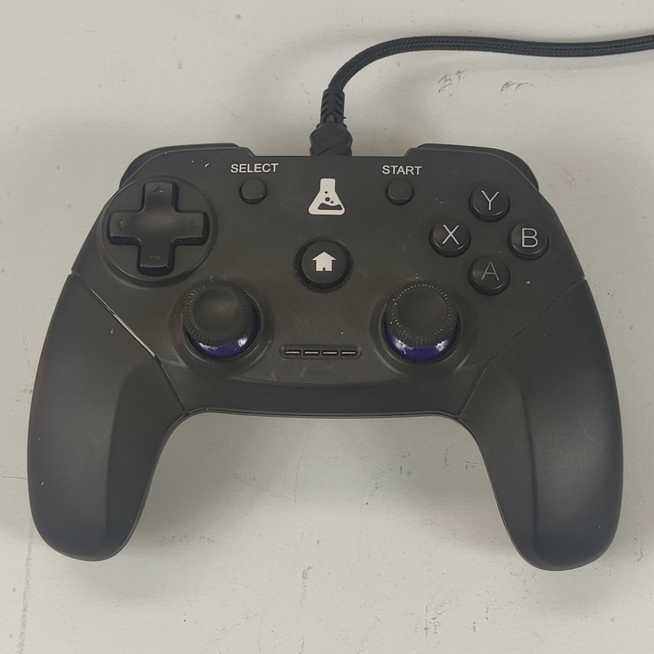 Manette de jeux PC G-Lab K-PAD Thorium Très bon état - 15,00 € Manette de jeux PC G-Lab K-PAD Thorium Très bon état reconditionné disponible sur Label Emmaüs