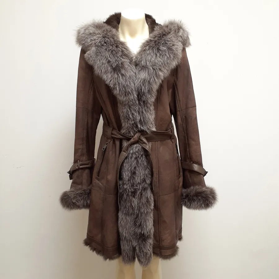 Voir photo 13 de Manteau à capuche en cuir véritable doublé de fourrure Manteau à capuche en cuir véritable doublé de fourrure Parfait état reconditionné photo 13