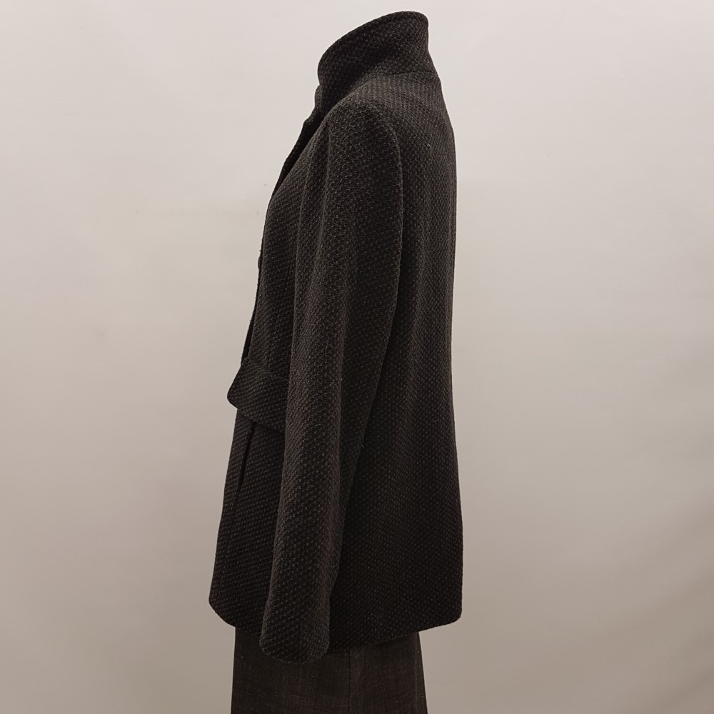 Voir photo 2 de Manteau court noir chiné - LENER CORDIER - taille 40 ESTIMEE Manteau court noir chiné - LENER CORDIER - taille 40 ESTIMEE Bon état reconditionné photo 2