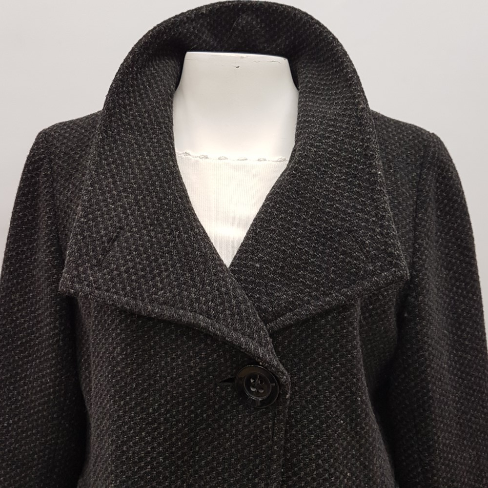 Voir photo 6 de Manteau court noir chiné - LENER CORDIER - taille 40 ESTIMEE Manteau court noir chiné - LENER CORDIER - taille 40 ESTIMEE Bon état reconditionné photo 6