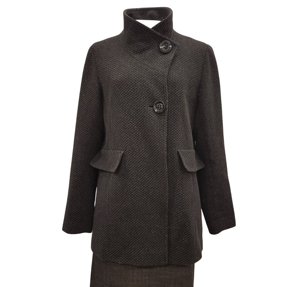 Manteau court noir chiné - LENER CORDIER - taille 40 ESTIMEE Bon état - 123,00 € Manteau court noir chiné - LENER CORDIER - taille 40 ESTIMEE Bon état reconditionné disponible sur Label Emmaüs