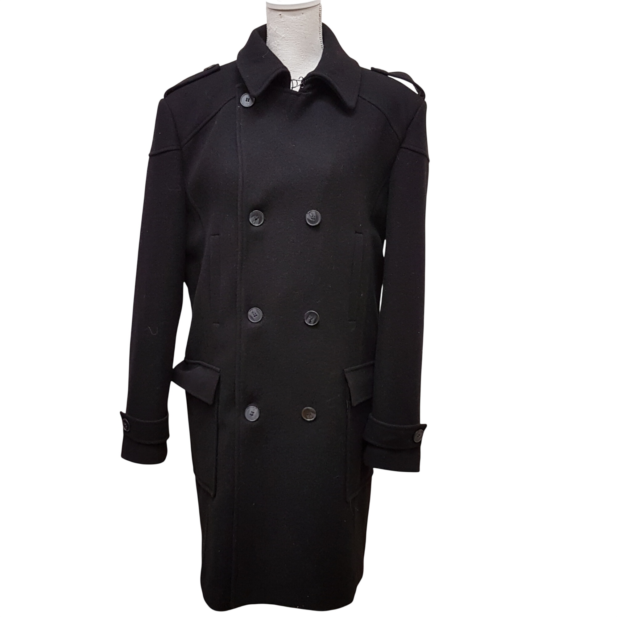 Manteau de laine noir hiver - BRICE - taille 54 Très bon état - 20,00 € Manteau de laine noir hiver - BRICE - taille 54 Très bon état reconditionné disponible sur Label Emmaüs