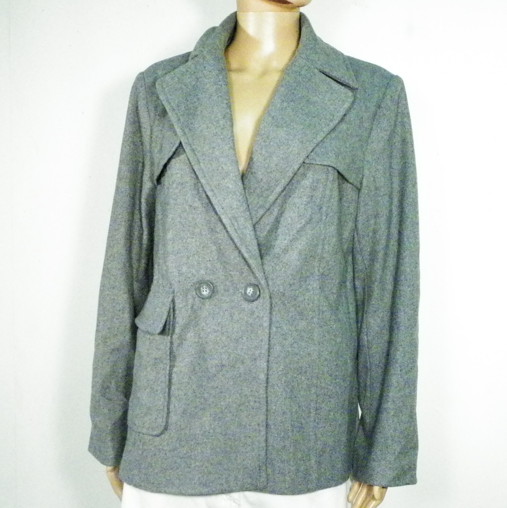 Manteau Femme Gris LA REDOUTE T 42. Bon état - 20,00 € Manteau Femme Gris LA REDOUTE T 42. Bon état reconditionné disponible sur Label Emmaüs
