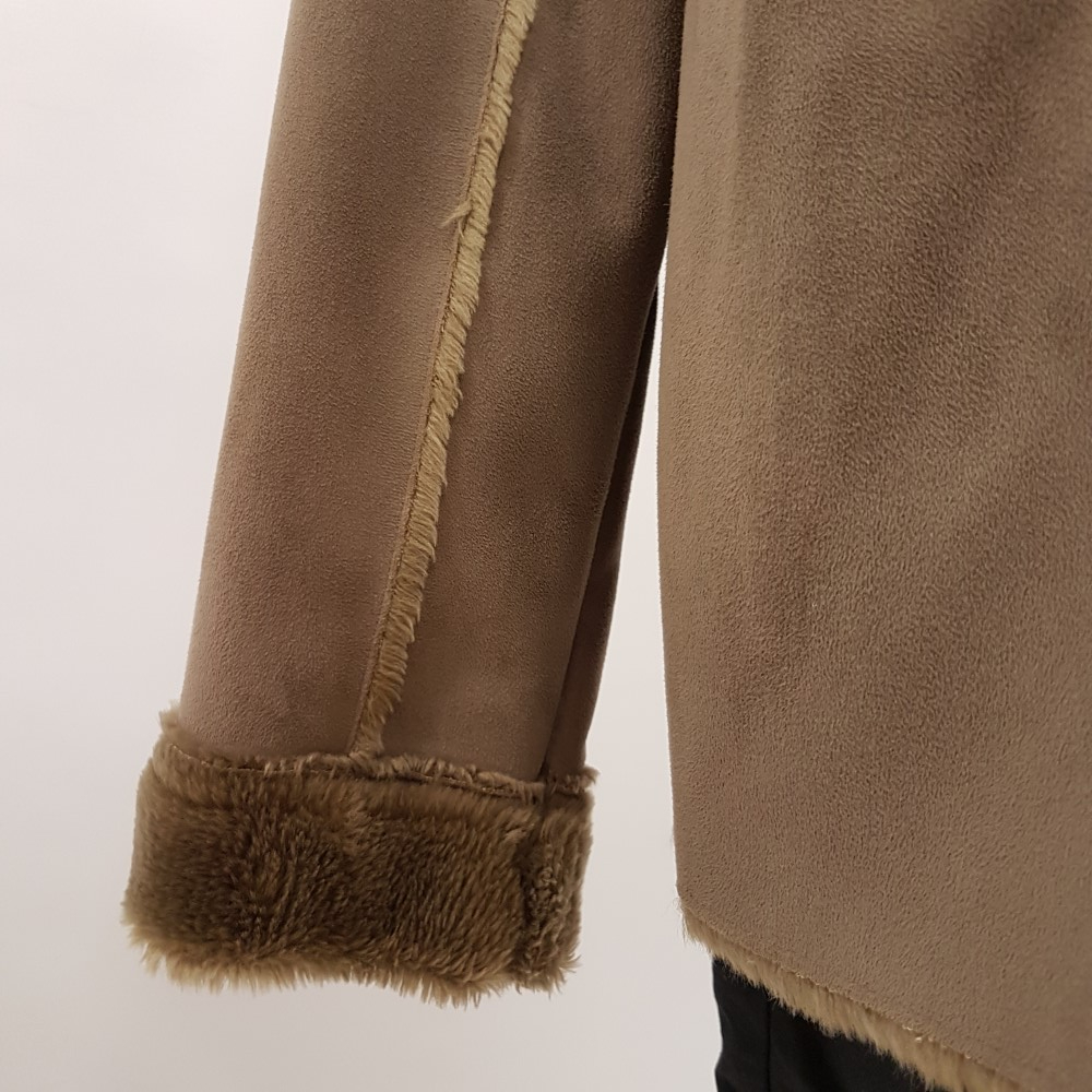 Voir photo 7 de Manteau gris beige imitation peau - AUTRE TON - taille 2 Manteau gris beige imitation peau - AUTRE TON - taille 2 Très bon état reconditionné photo 7