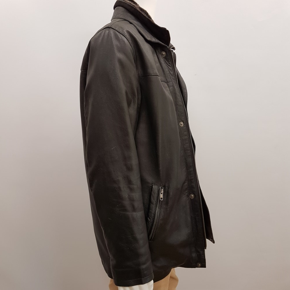 Voir photo 2 de Manteau hiver en cuir noir - CJW JEANSWEAR - taille L Manteau hiver en cuir noir - CJW JEANSWEAR - taille L État correct reconditionné photo 2