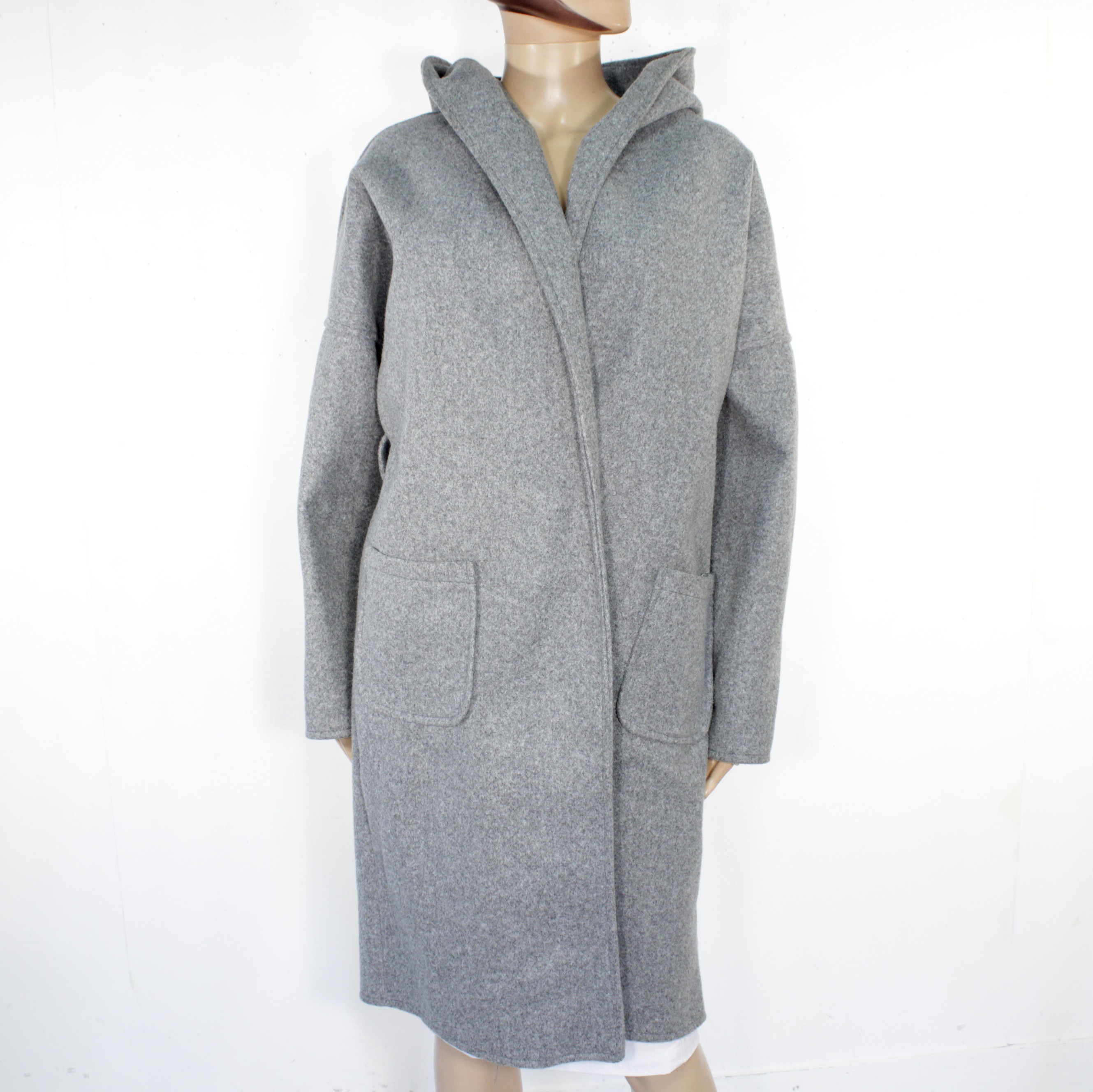 Acheter Manteau Léger Femme Gris MISS GIADA.F Taille 3 Bon état - 11,50 € Manteau Léger Femme Gris MISS GIADA.F Taille 3 Bon état reconditionné disponible sur Label Emmaüs