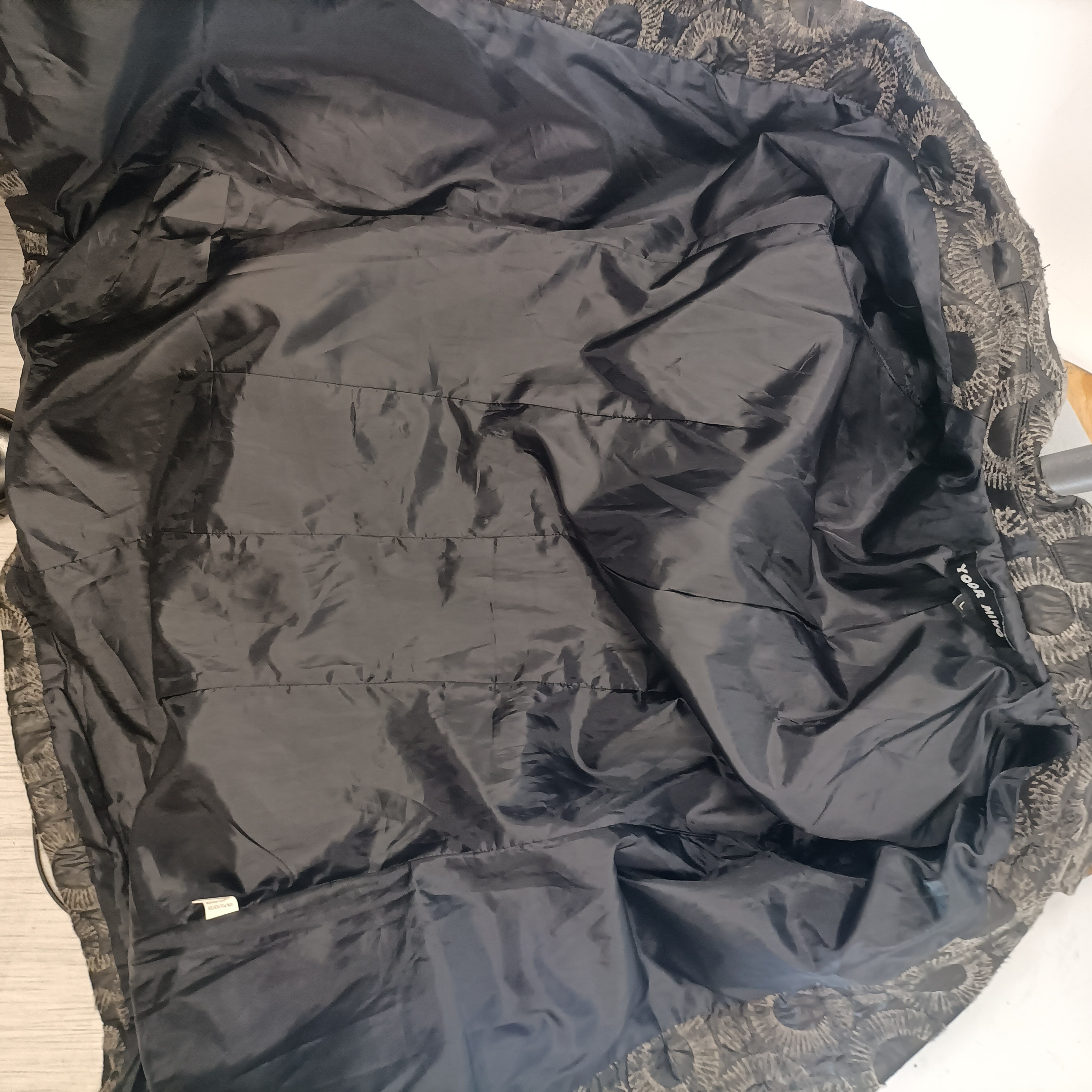 Voir photo 4 de Manteau long femme L Yoor Mino noir gris imprimé graphique ceinturé chaud élégance hiver Manteau long femme L Yoor Mino noir gris imprimé graphique ceinturé chaud élégance hiver Très bon état reconditionné photo 4