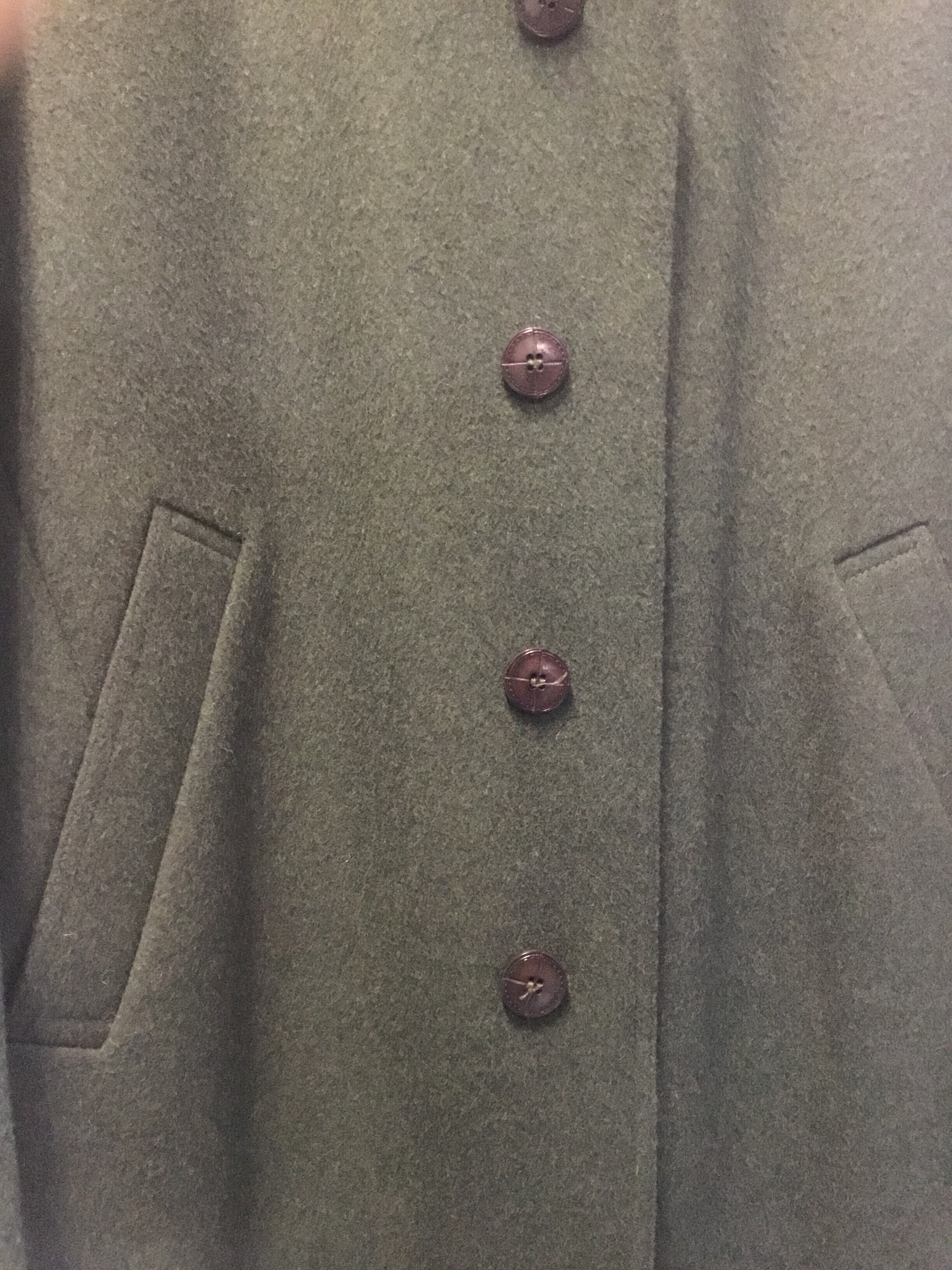 Voir photo 3 de MANTEAU véritable Loden tyrolien de couleur verte de la marque "Steinach" - Taille 54. MANTEAU véritable Loden tyrolien de couleur verte de la marque "Steinach" - Taille 54. Très bon état reconditionné photo 3