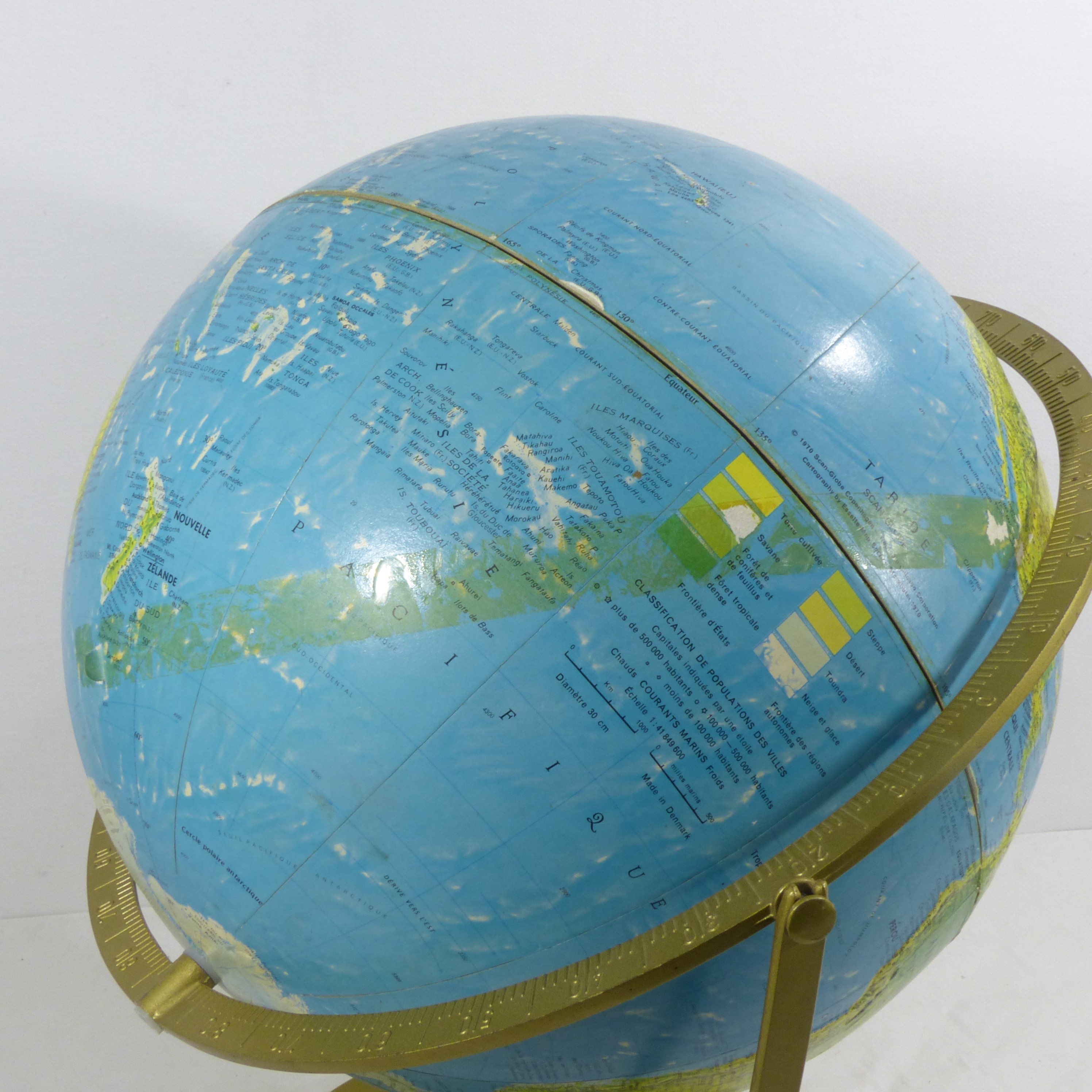 Voir photo 2 de Mappemonde / Globe terrestre en métal doré - Scan Globe, Années 70 Mappemonde / Globe terrestre en métal doré - Scan Globe, Années 70 Bon état reconditionné photo 2