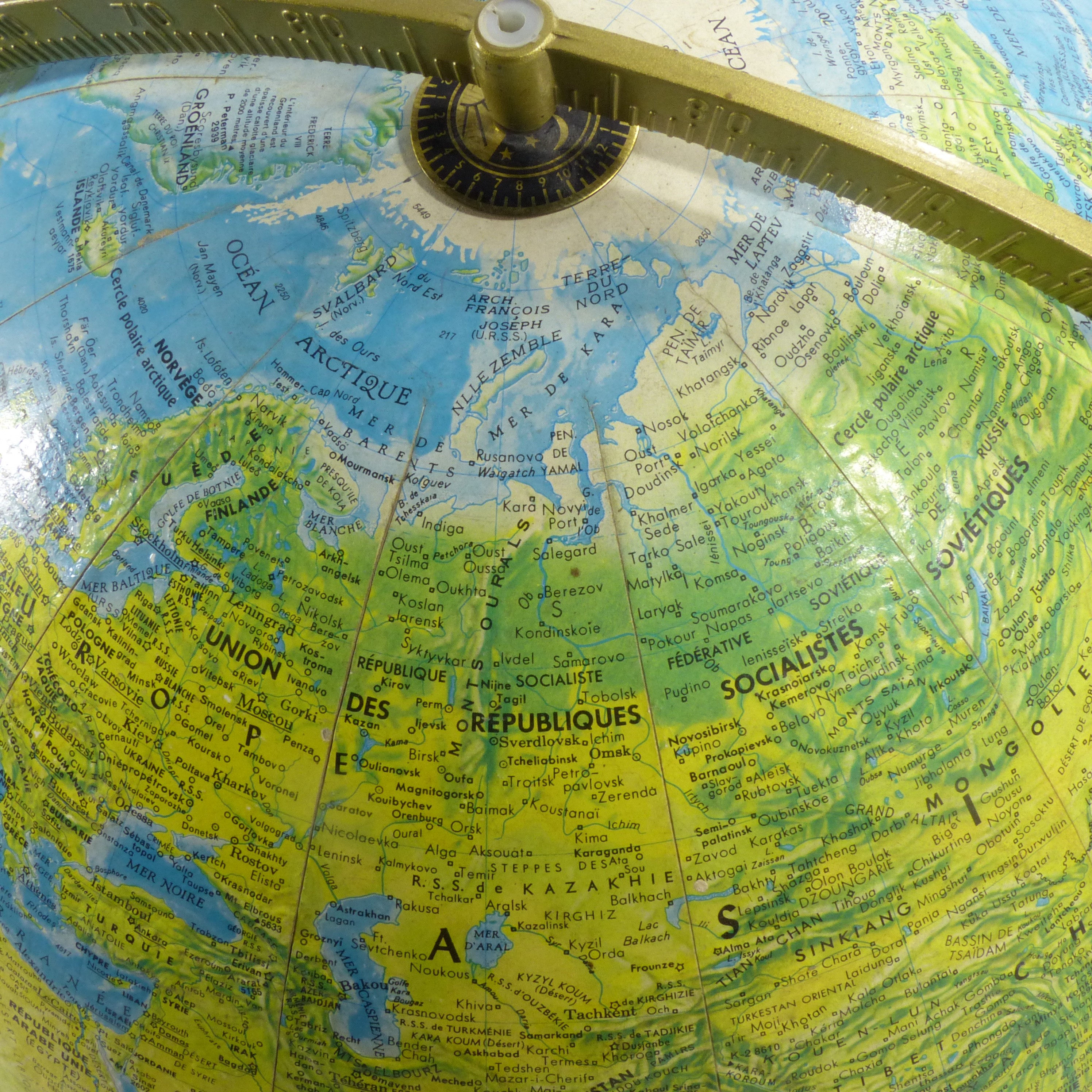 Voir photo 5 de Mappemonde / Globe terrestre en métal doré - Scan Globe, Années 70 Mappemonde / Globe terrestre en métal doré - Scan Globe, Années 70 Bon état reconditionné photo 5