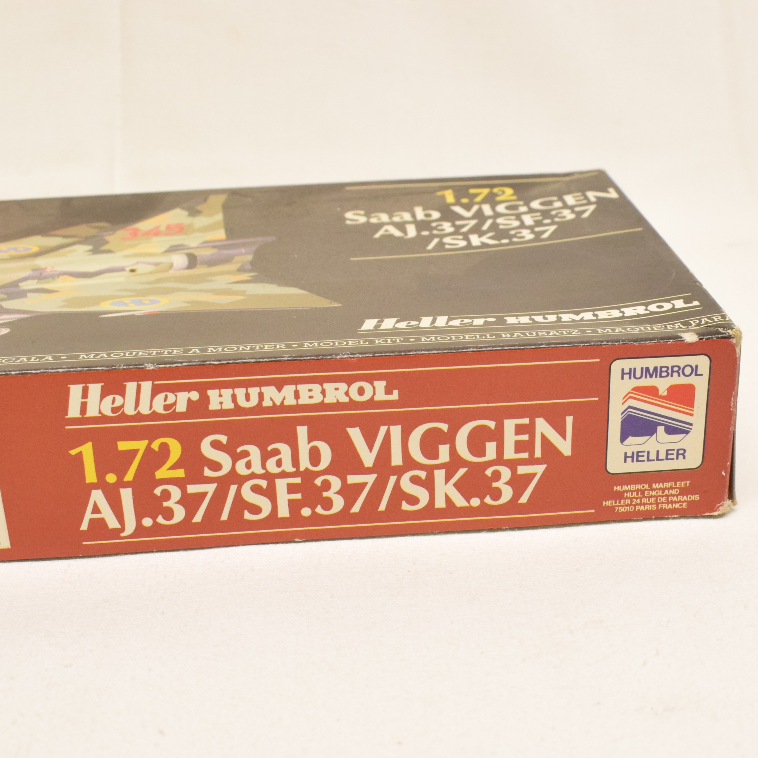 Voir photo 2 de Maquette à construire avion de chasse SAAB VIGGEN au 1:72 par HELLER Maquette à construire avion de chasse SAAB VIGGEN au 1:72 par HELLER État correct reconditionné photo 2