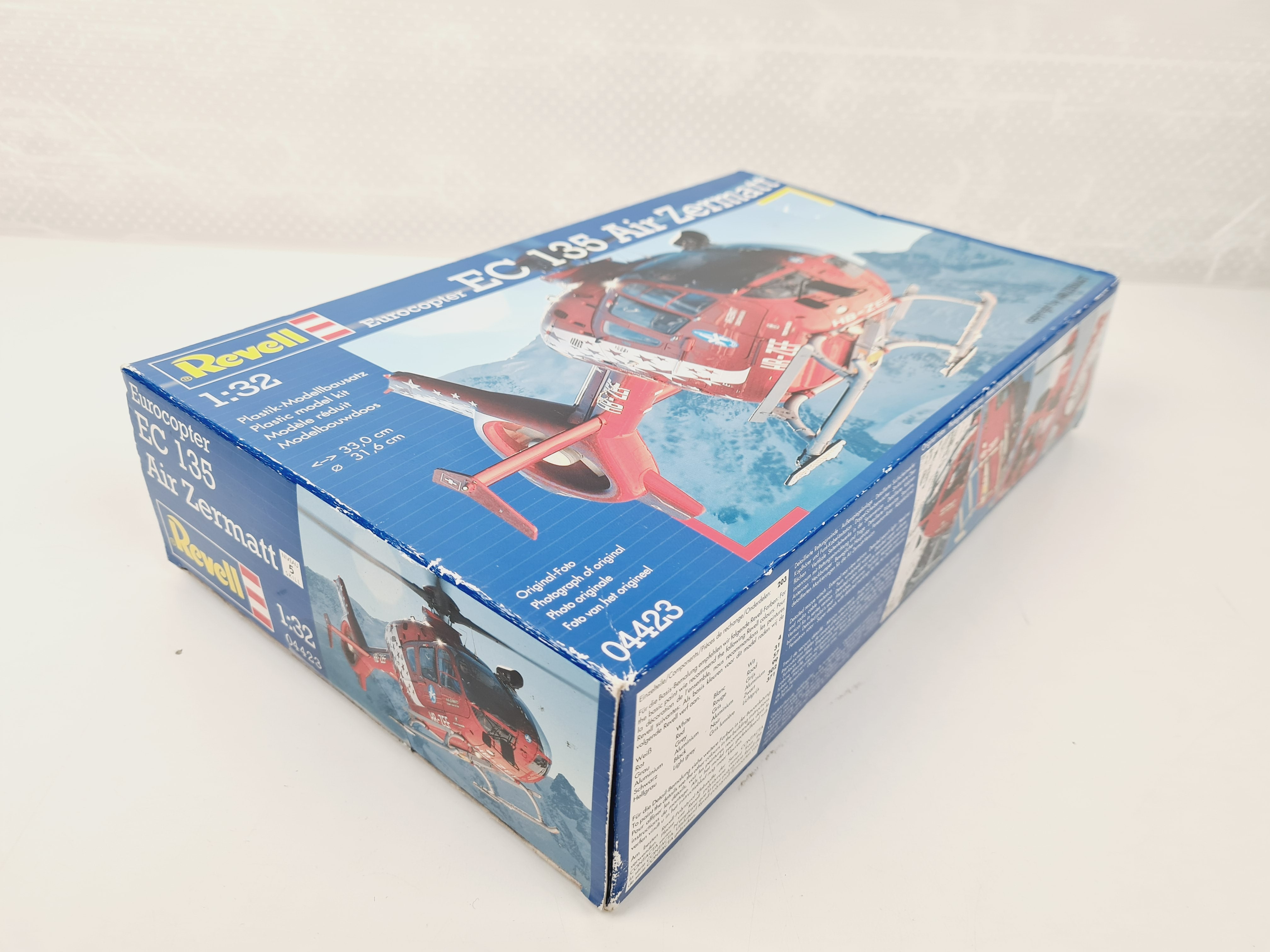 Voir photo 4 de Maquette d'avion - Hélicoptère EC-135 Air Zermatt - 1/32 échelle - Revell Maquette d'avion - Hélicoptère EC-135 Air Zermatt - 1/32 échelle - Revell Parfait état reconditionné photo 4