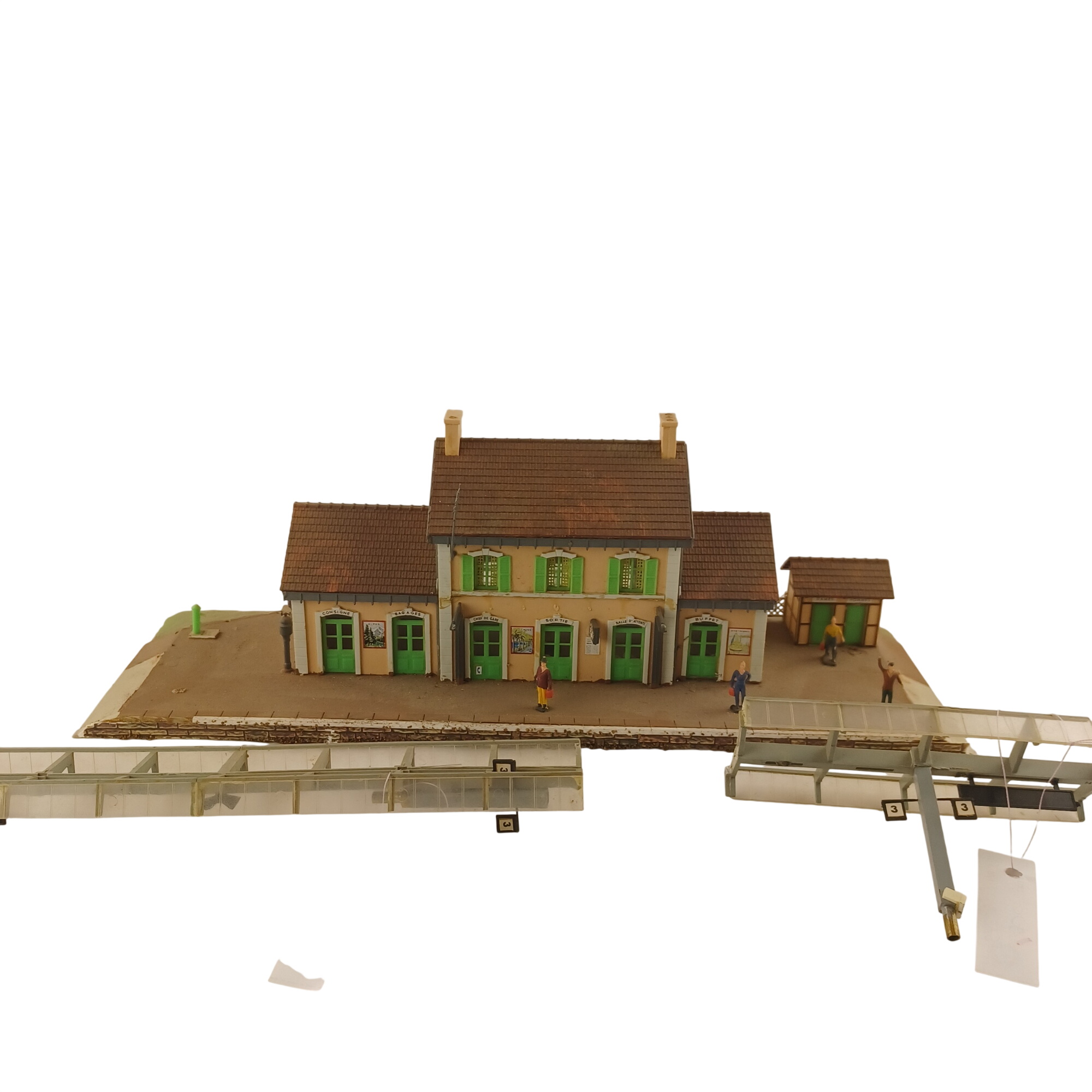 Acheter Maquette de modélisme d'une gare de Neuvy de 36x12 cm Très bon état - 30,00 € Maquette de modélisme d'une gare de Neuvy de 36x12 cm Très bon état reconditionné disponible sur Label Emmaüs