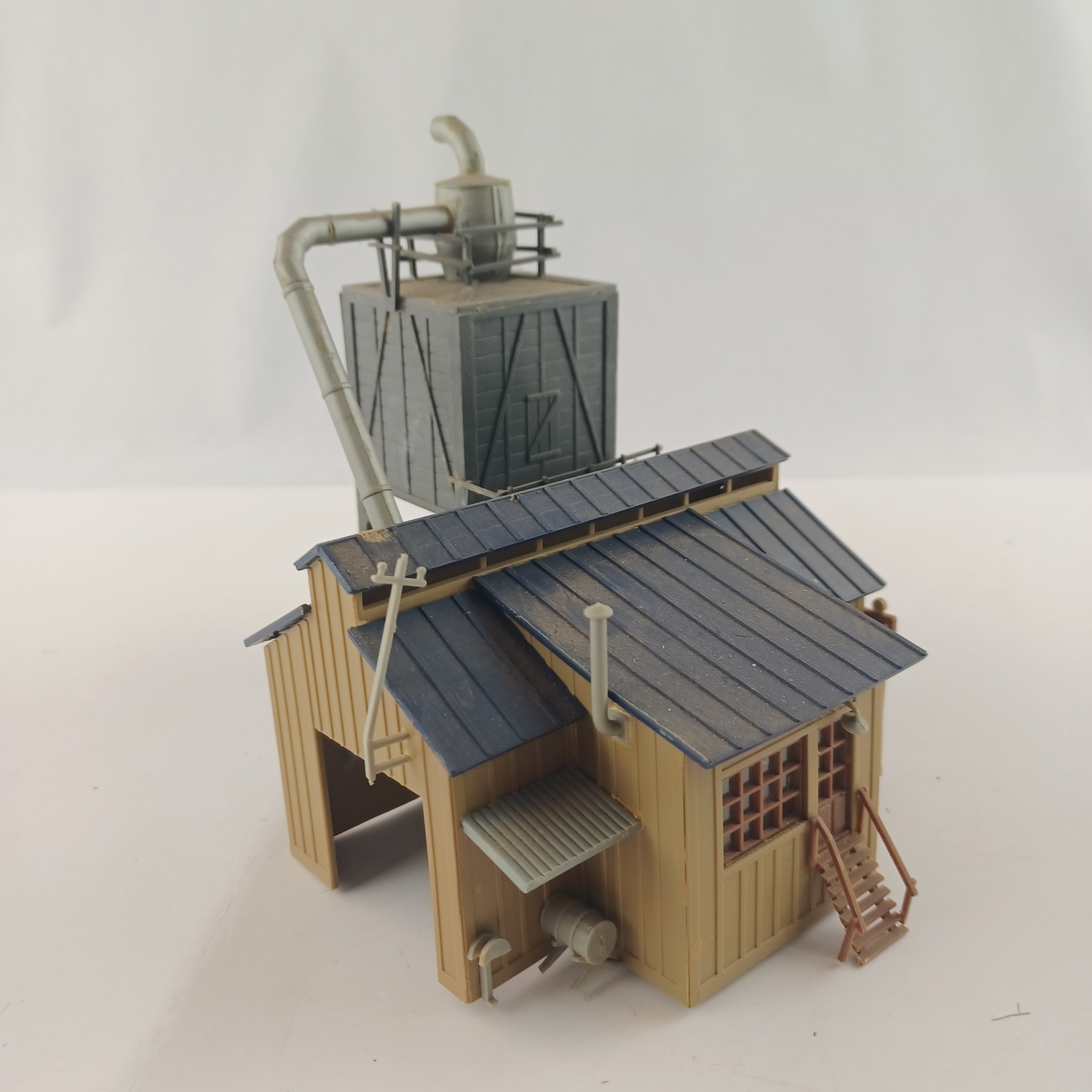 Voir photo 5 de Maquette de modélisme d'une grange de ferme avec réservoir à eau de 16x12 cm Maquette de modélisme d'une grange de ferme avec réservoir à eau de 16x12 cm Très bon état reconditionné photo 5