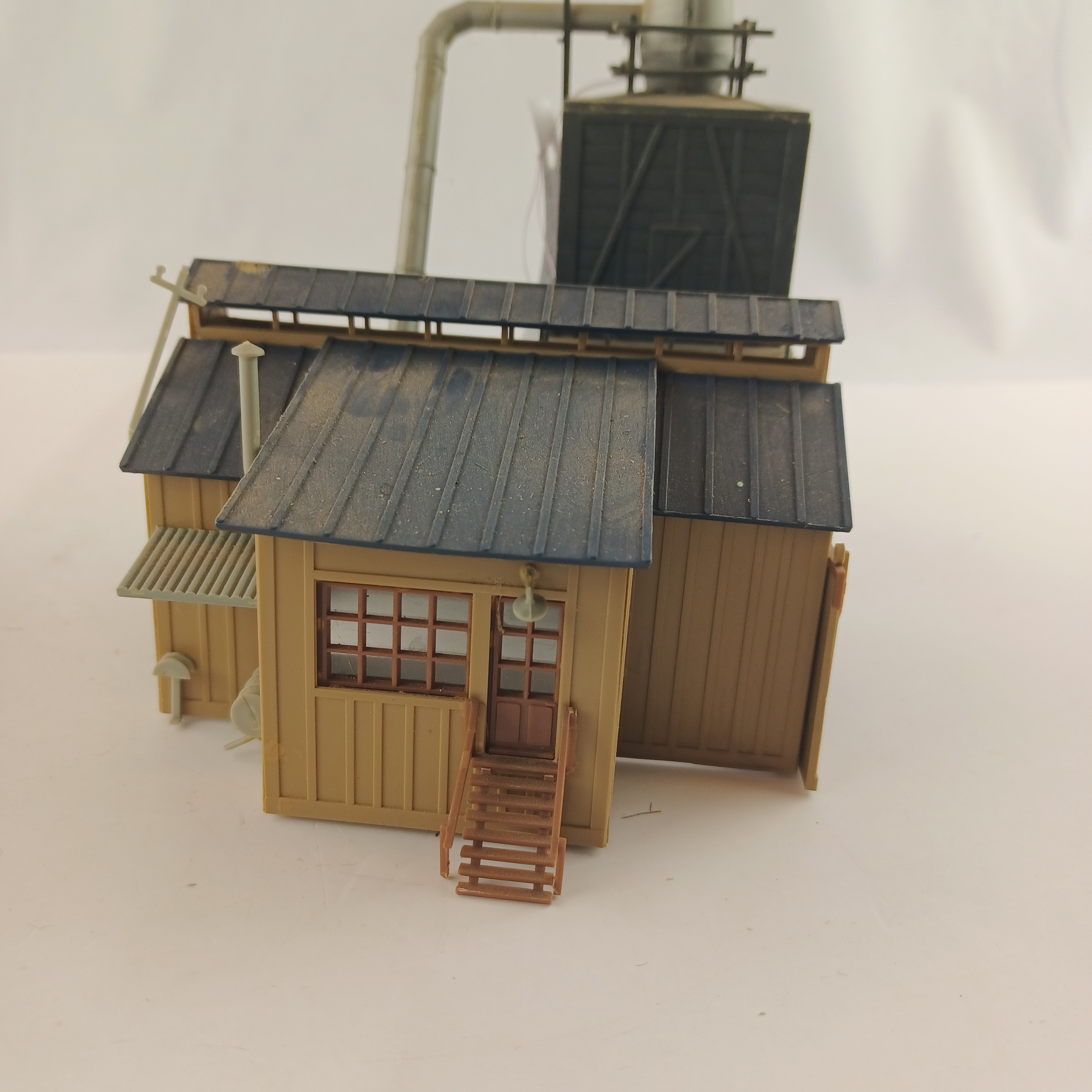 Voir photo 6 de Maquette de modélisme d'une grange de ferme avec réservoir à eau de 16x12 cm Maquette de modélisme d'une grange de ferme avec réservoir à eau de 16x12 cm Très bon état reconditionné photo 6