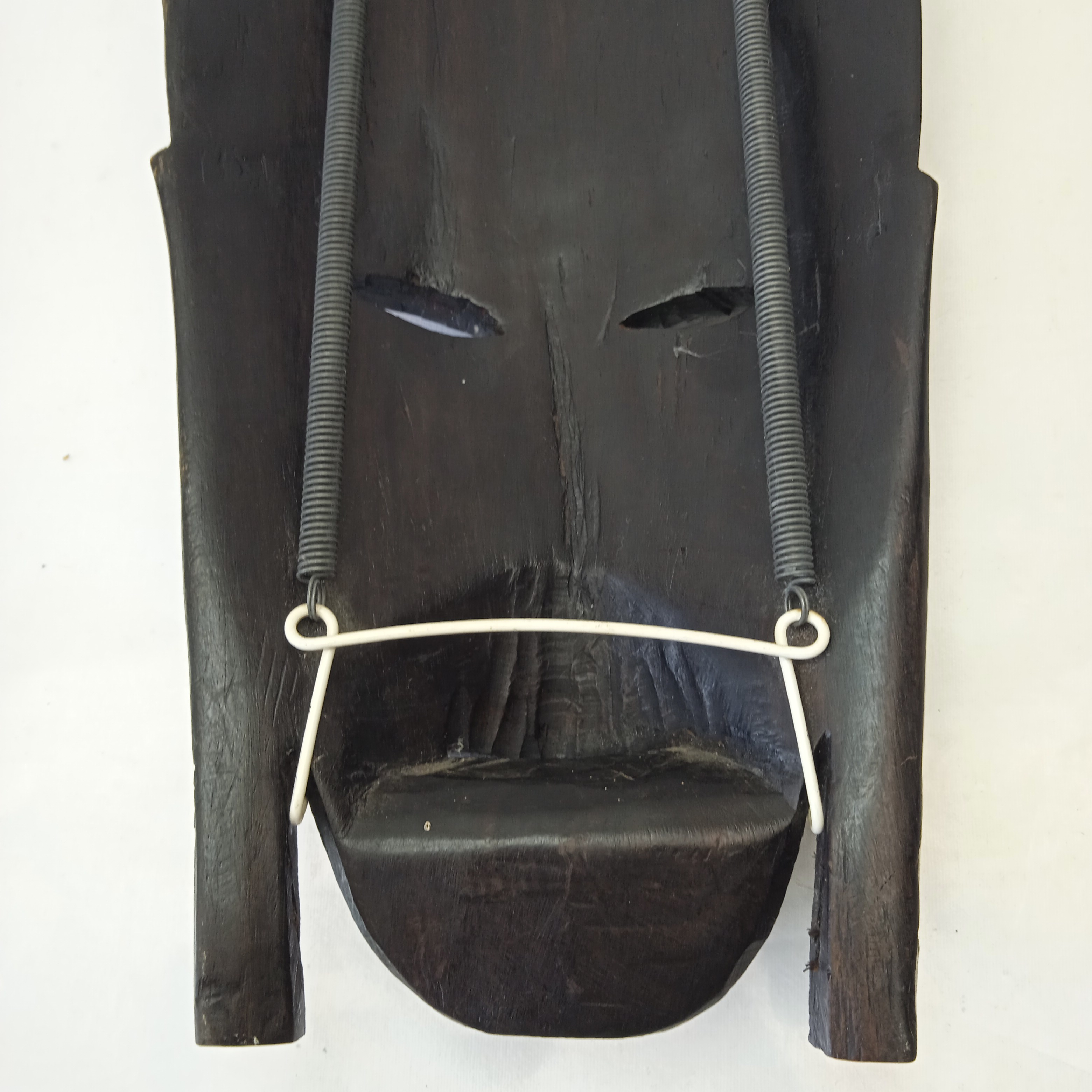 Voir photo 4 de Masque Africain de Décoration en Bois Masque Africain de Décoration en Bois État correct reconditionné photo 4