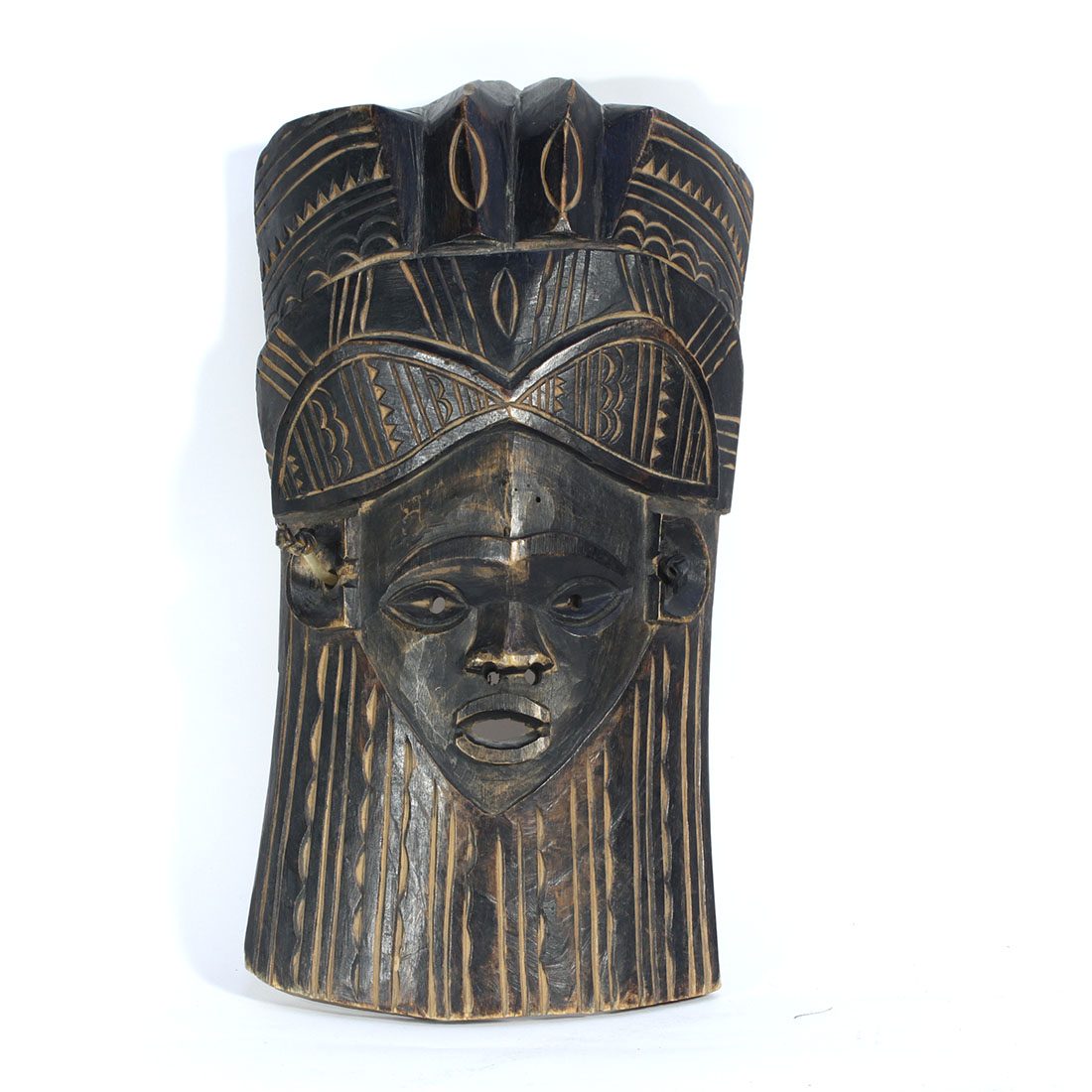 Masque africain déco murale Bon état - 23,00 € Masque africain déco murale Bon état reconditionné disponible sur Label Emmaüs