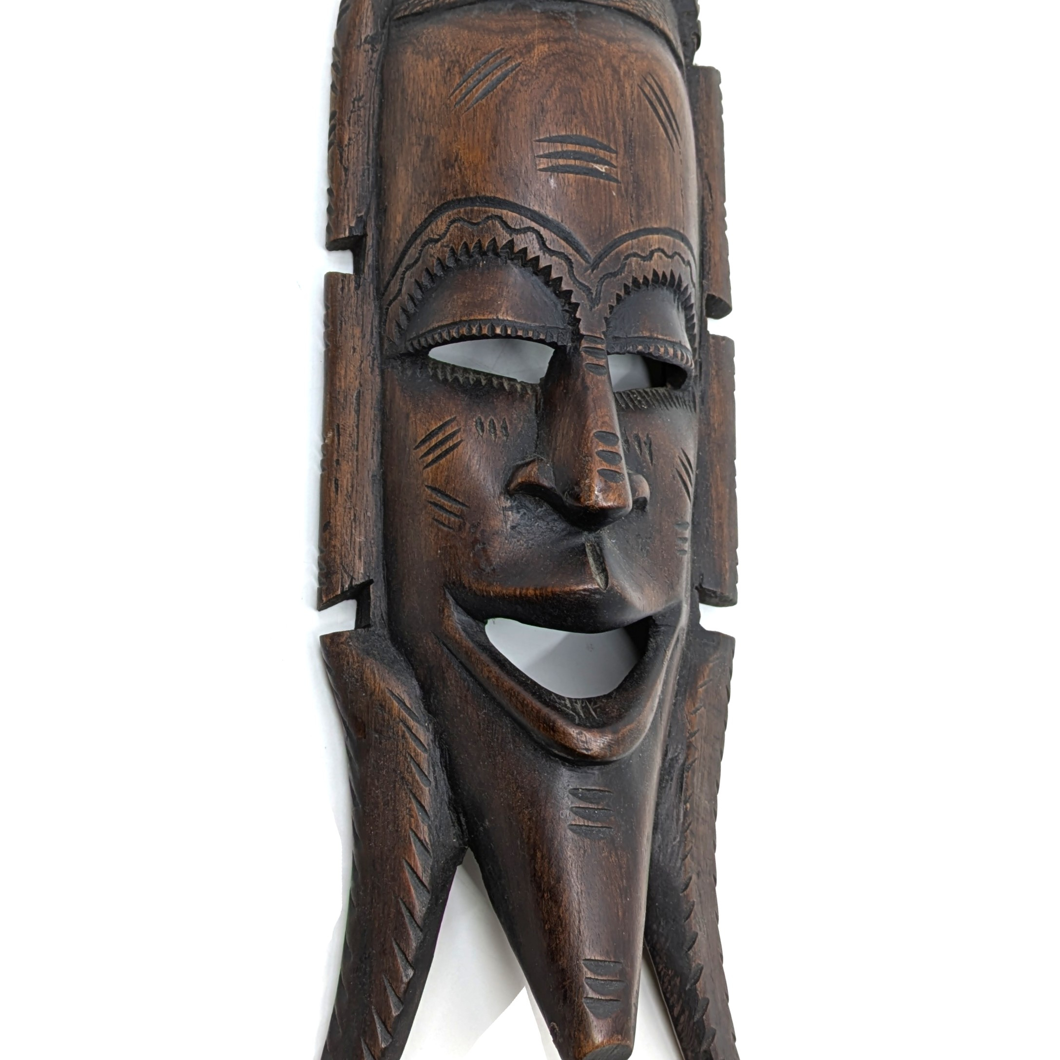 Voir photo 2 de Masque africain en bois sculpté – Sculpture traditionnelle murale Masque africain en bois sculpté – Sculpture traditionnelle murale Bon état reconditionné photo 2
