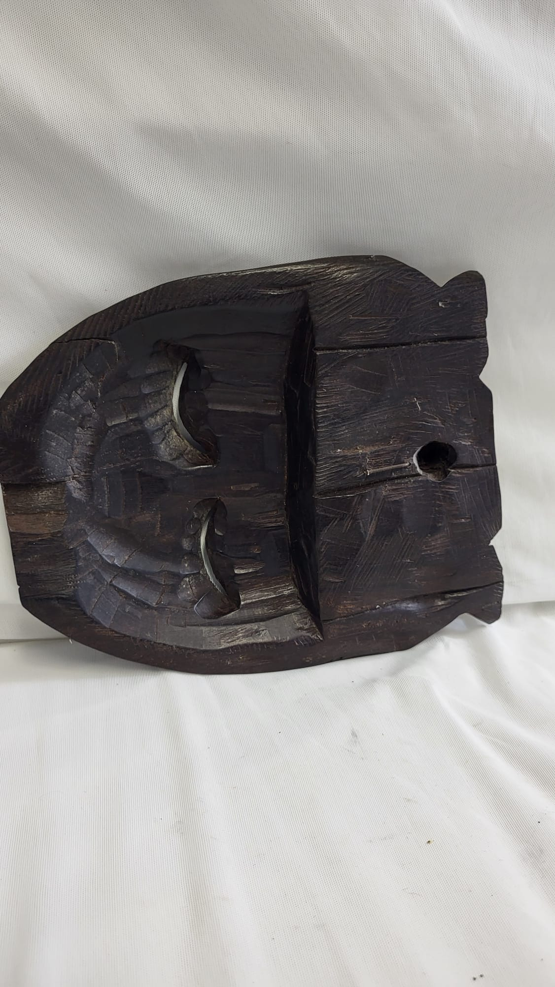 Voir photo 3 de Masque Africain sculpté bois à suspendre Masque Africain sculpté bois à suspendre État correct reconditionné photo 3