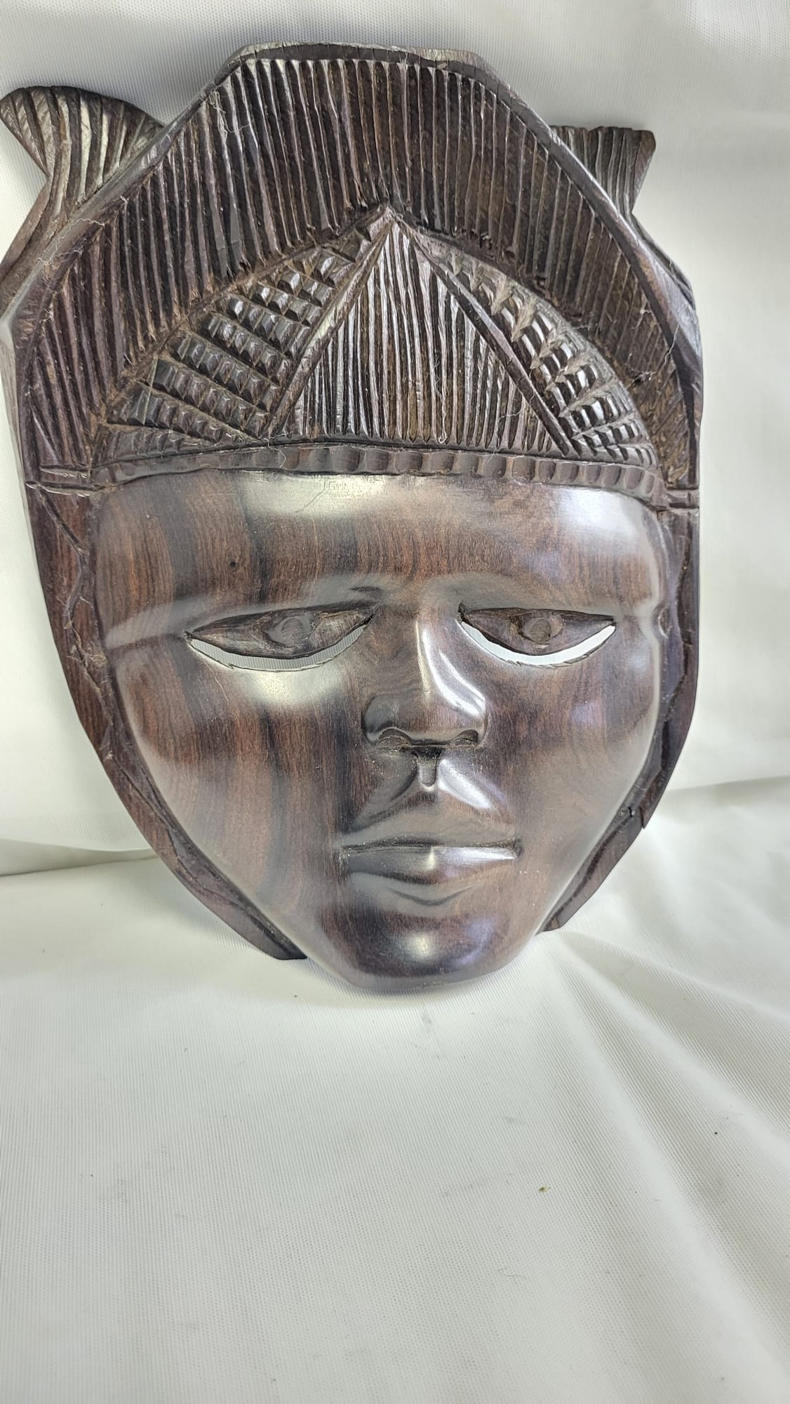 Voir photo 4 de Masque Africain sculpté bois à suspendre Masque Africain sculpté bois à suspendre État correct reconditionné photo 4